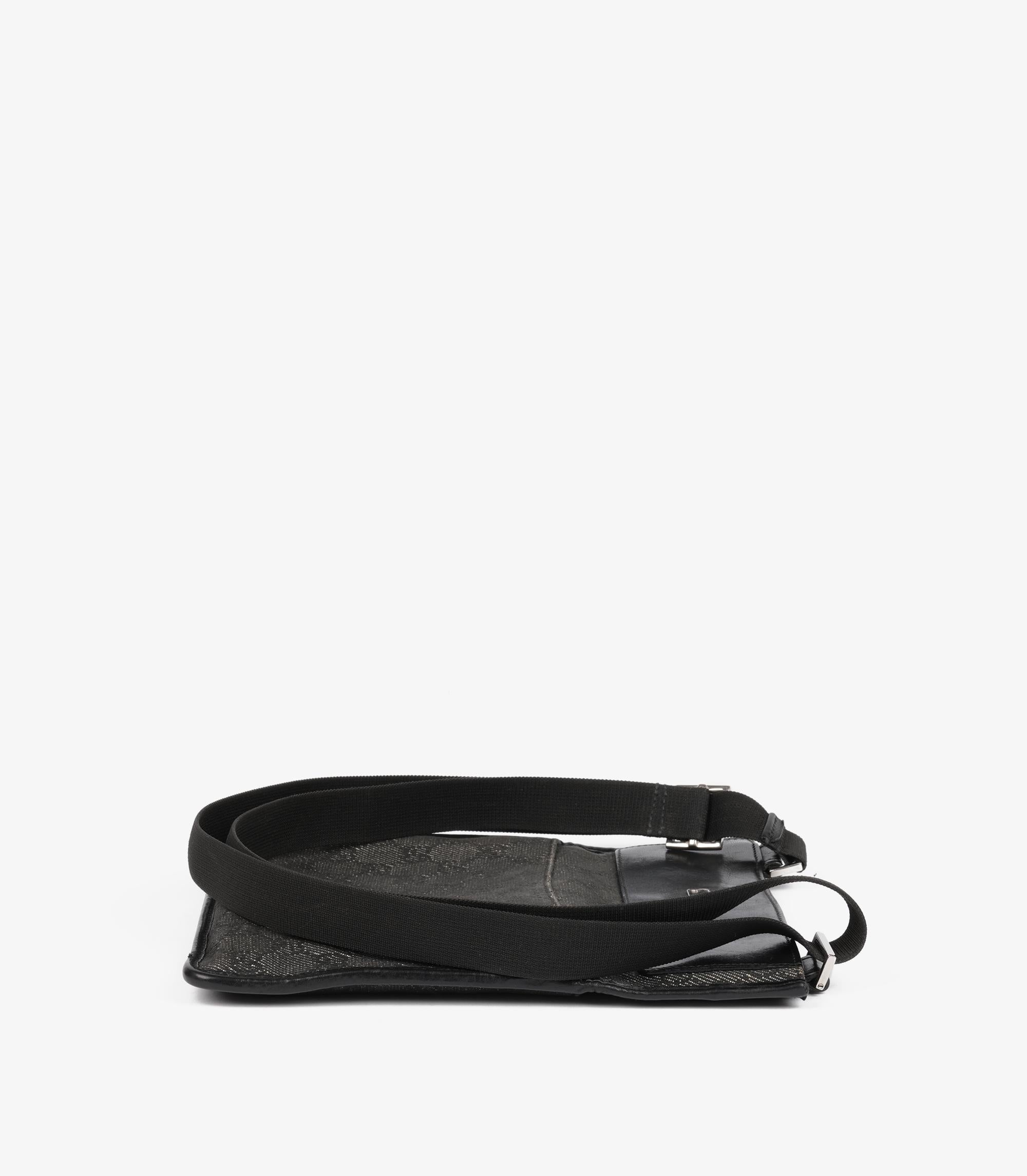 Gucci Black GG Monogram Denim & Leather Vintage Messenger Bag en vente 1