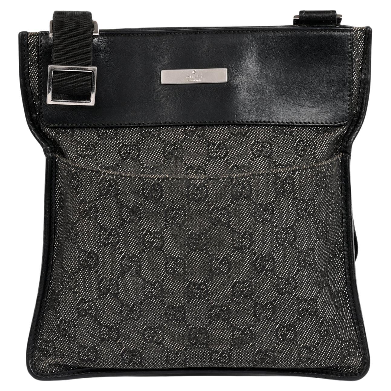 Gucci Black GG Monogram Denim & Leather Vintage Messenger Bag en vente