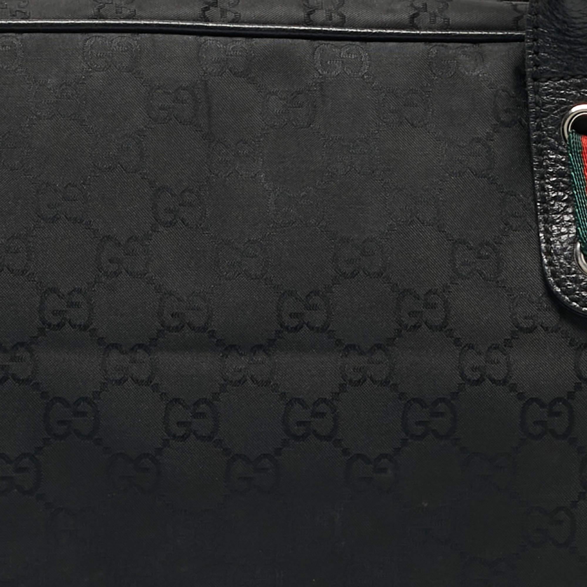 Gucci Princy Boston Tasche aus schwarzem GG Nylon und Leder in Schwarz im Angebot 12
