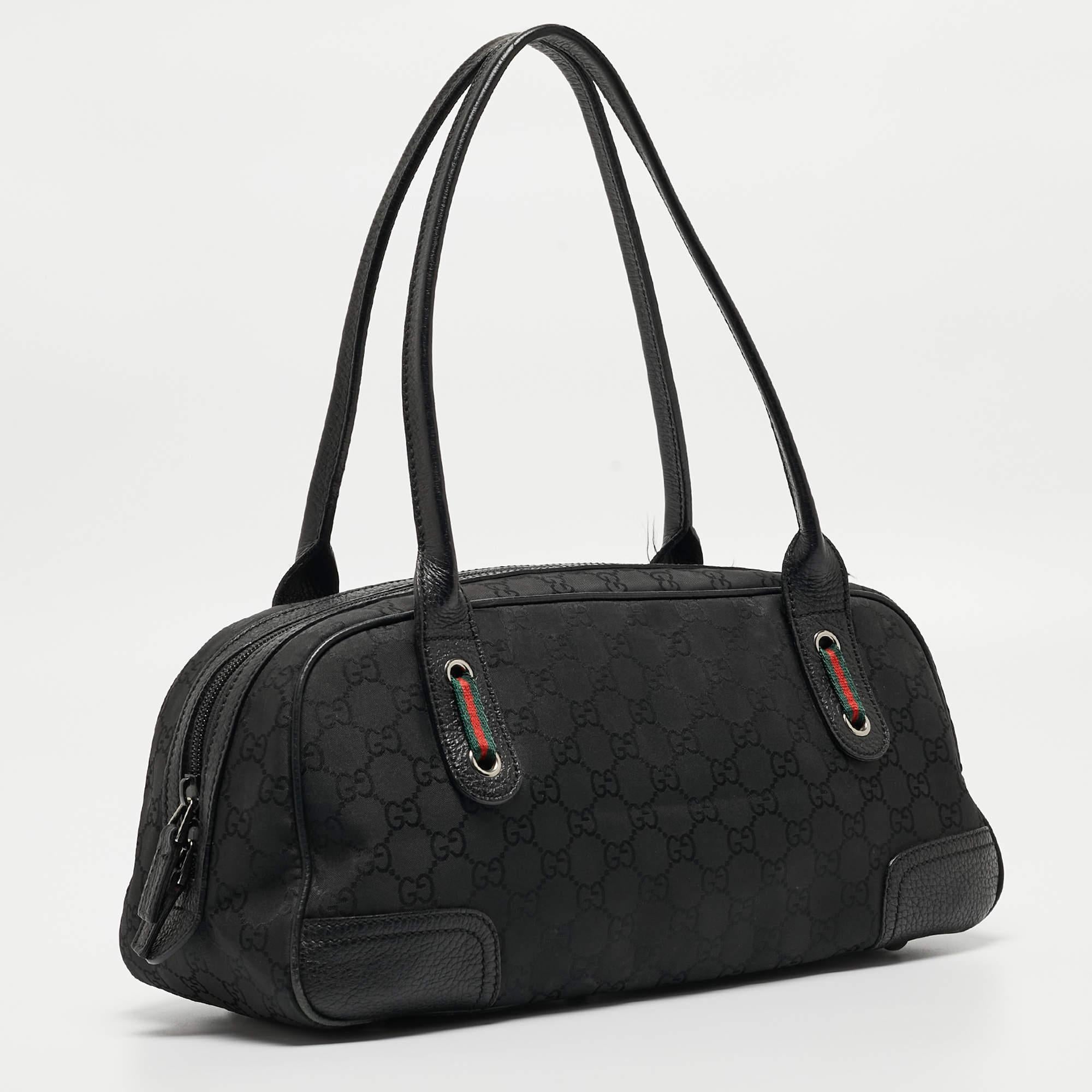 Gucci Princy Boston Tasche aus schwarzem GG Nylon und Leder in Schwarz im Angebot 13