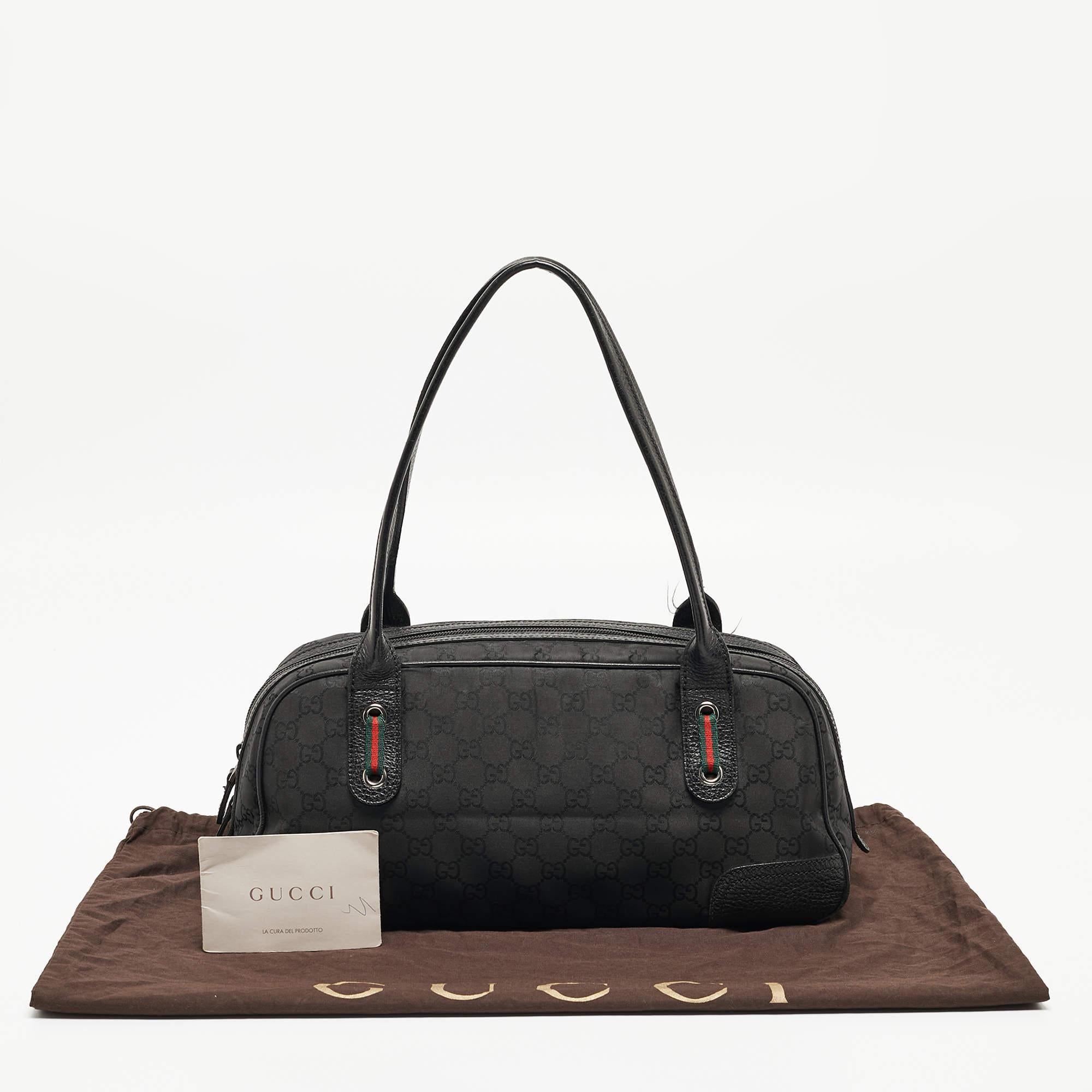 Gucci Princy Boston Tasche aus schwarzem GG Nylon und Leder in Schwarz im Angebot 16