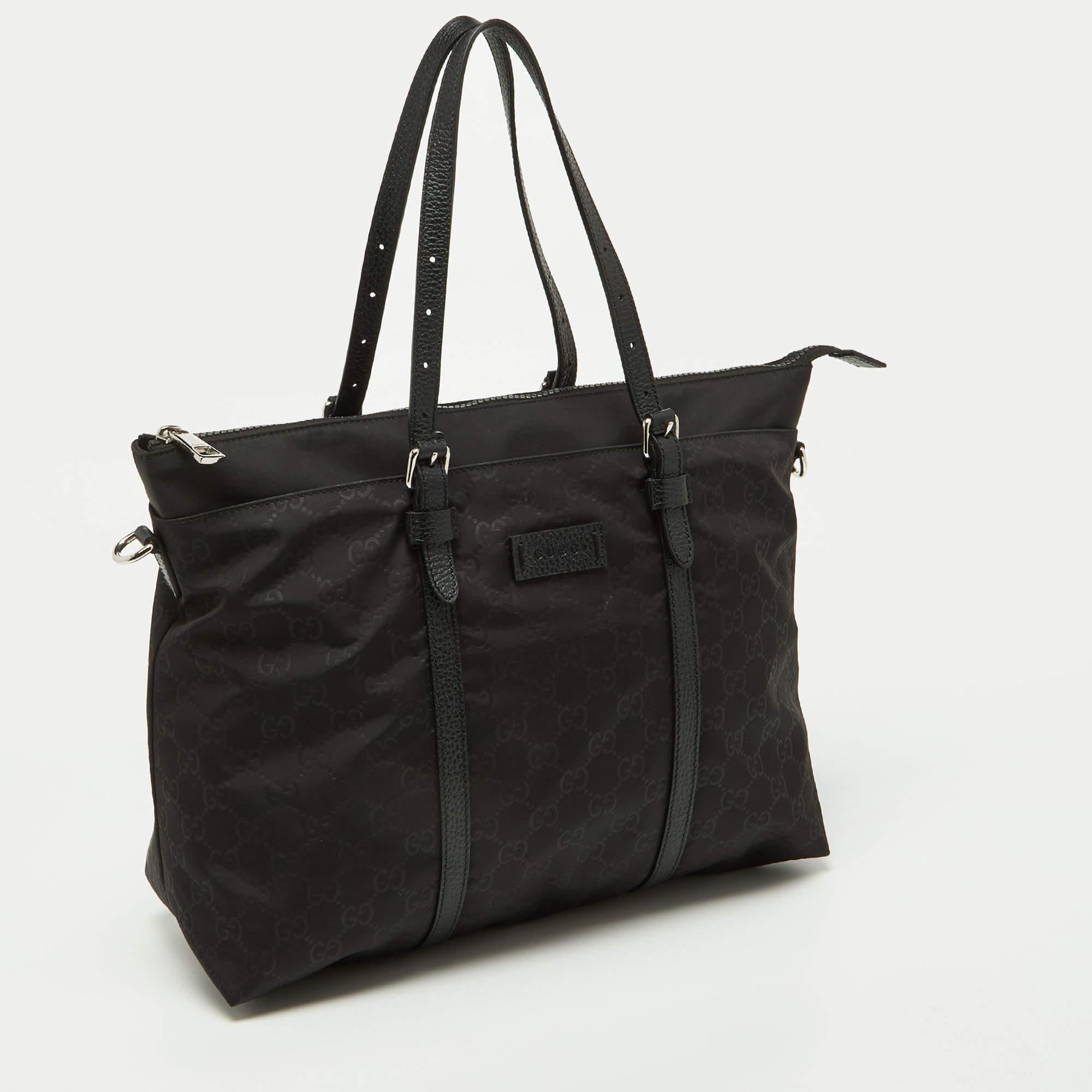 Gucci Black GG Nylon and Leather Top Zip Tote In Good Condition In Dubai, Al Qouz 2