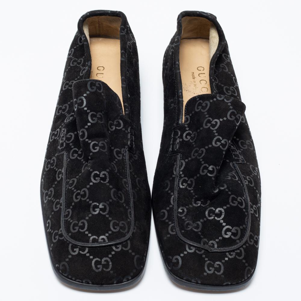Gucci Black GG Suede Slip On Loafers Size 39.5 In Good Condition In Dubai, Al Qouz 2