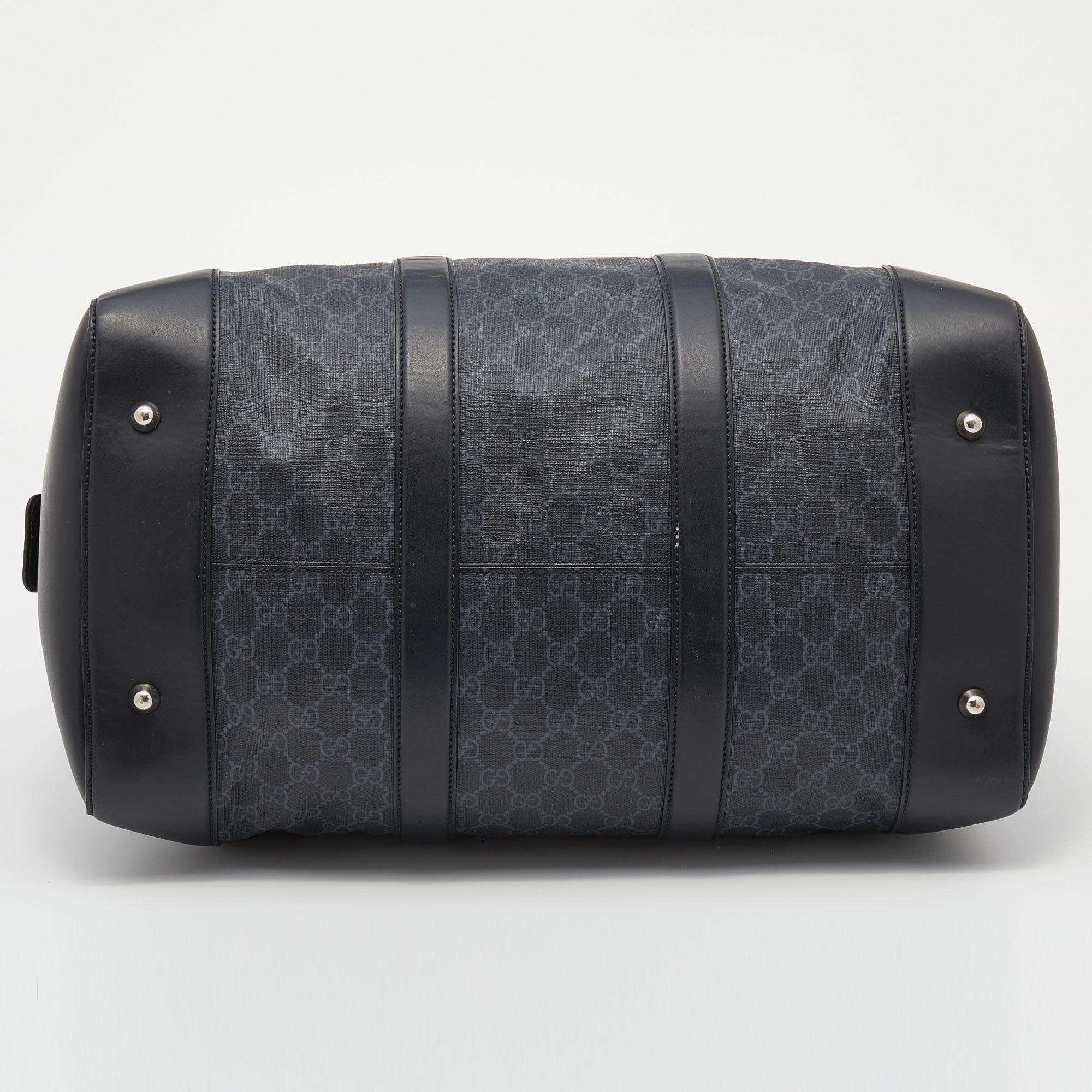 Gucci Black GG Supreme Canvas and Leather Medium Carry On Duffle Bag In Good Condition In Dubai, Al Qouz 2