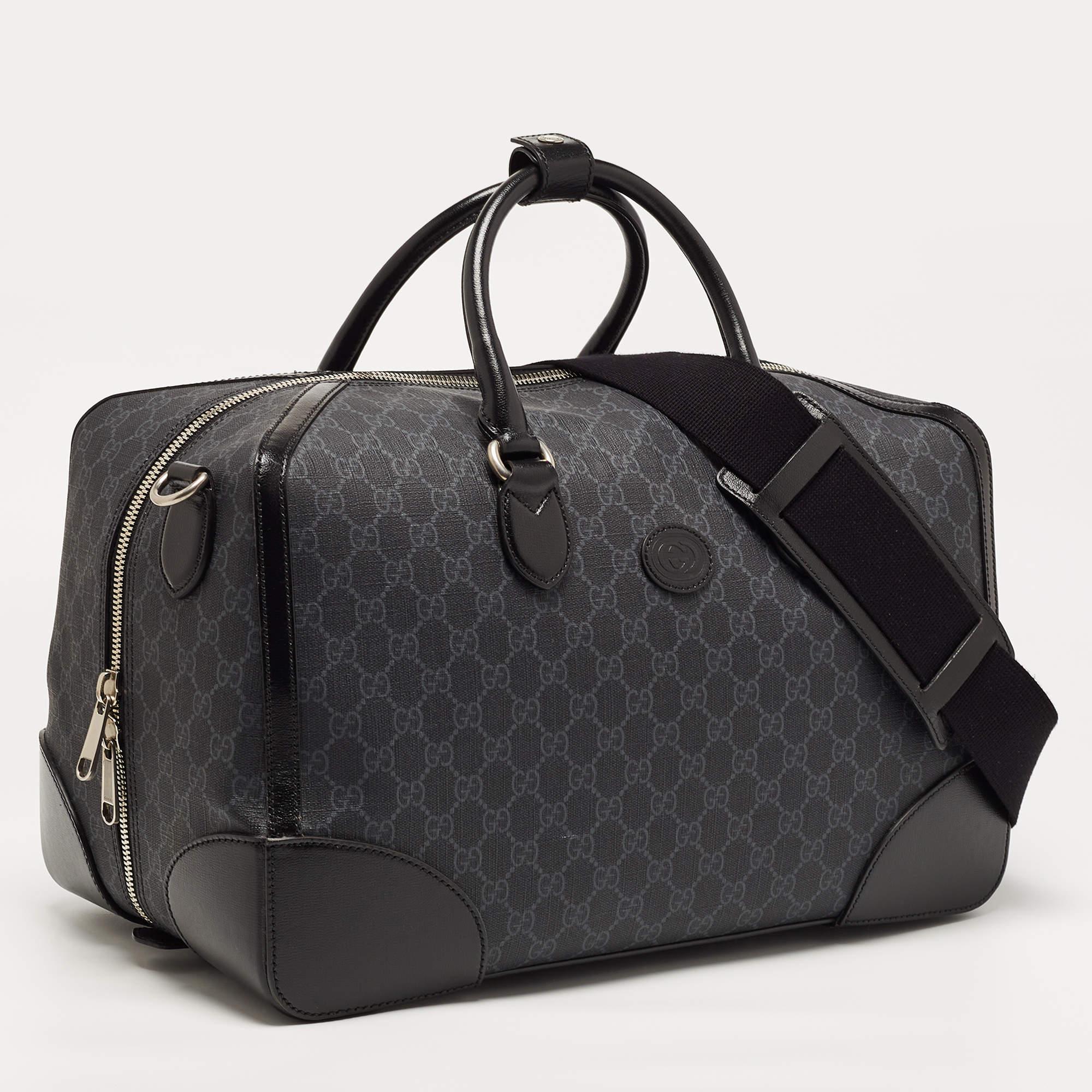 Gucci Black GG Supreme Canvas Interlocking G Duffle Bag In Excellent Condition In Dubai, Al Qouz 2