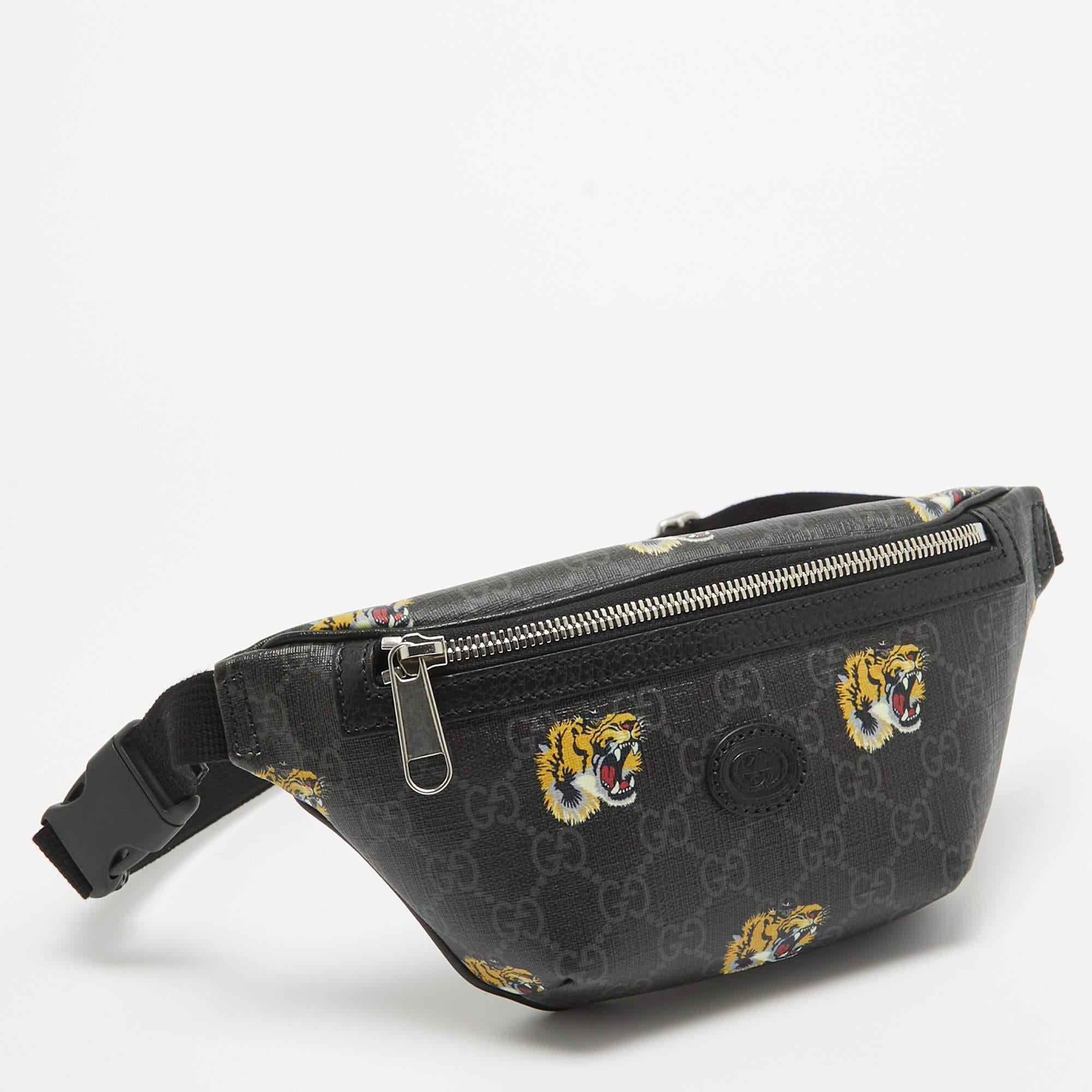 Gucci Black GG Supreme Canvas Tiger Print Belt Bag In Good Condition For Sale In Dubai, Al Qouz 2