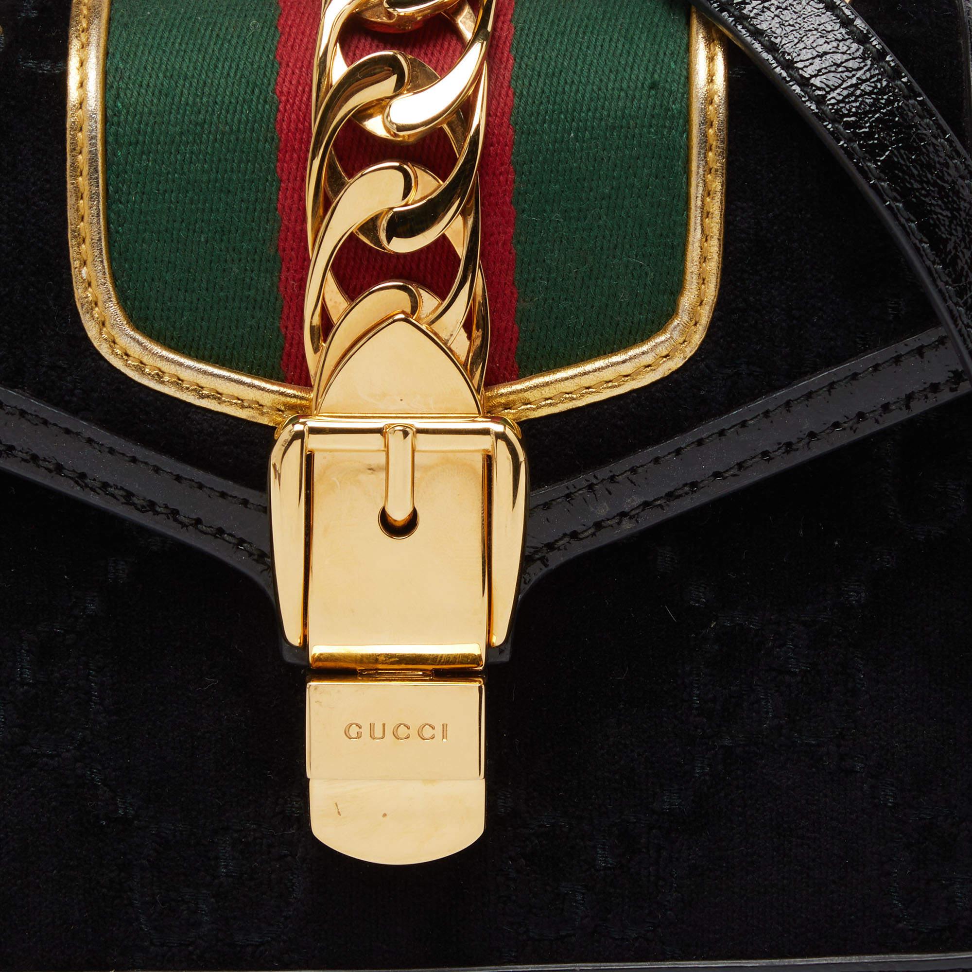 Gucci Schwarze GG Tasche aus Samt und Lackleder Sylvie Top Handle Bag 7