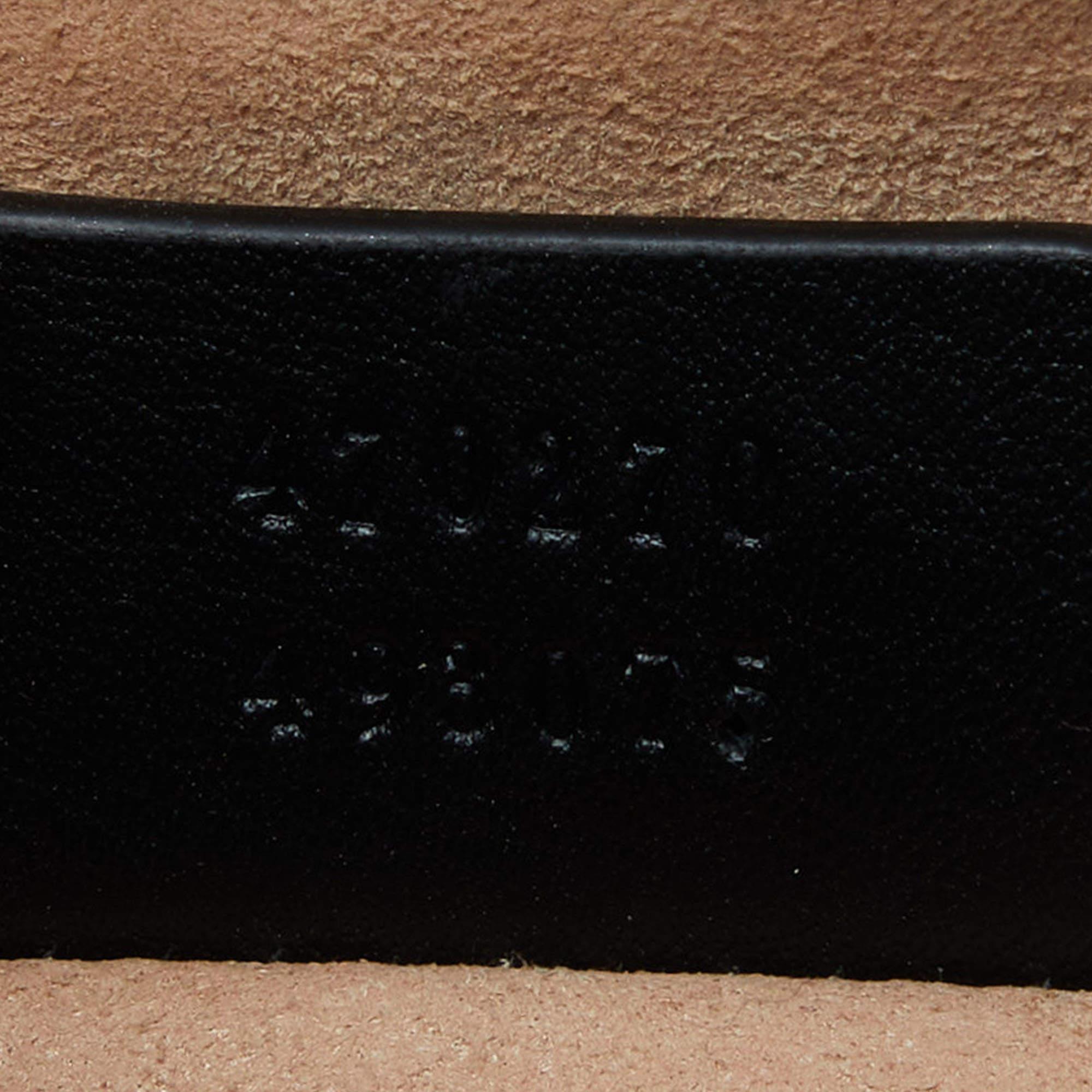 Gucci Schwarze GG Tasche aus Samt und Lackleder Sylvie Top Handle Bag 2