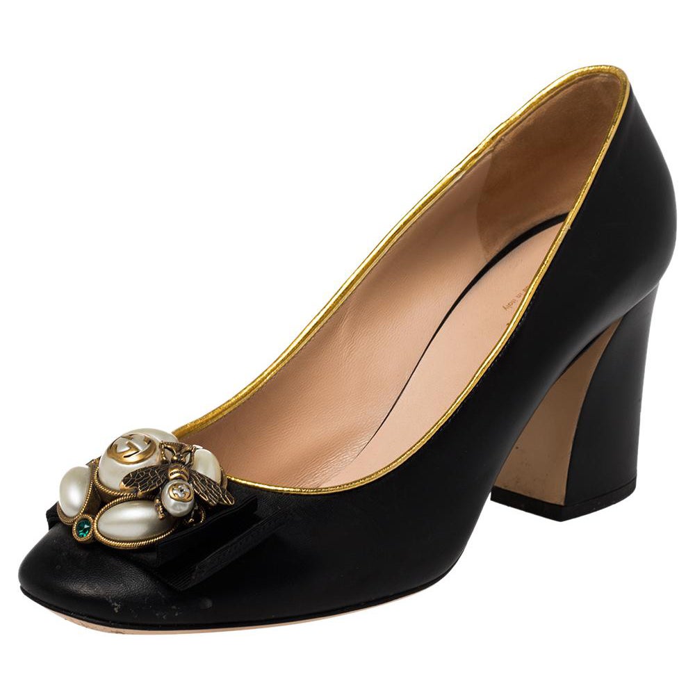 Gucci Black/Gold Leather Bee Pearl Pumps Size 38