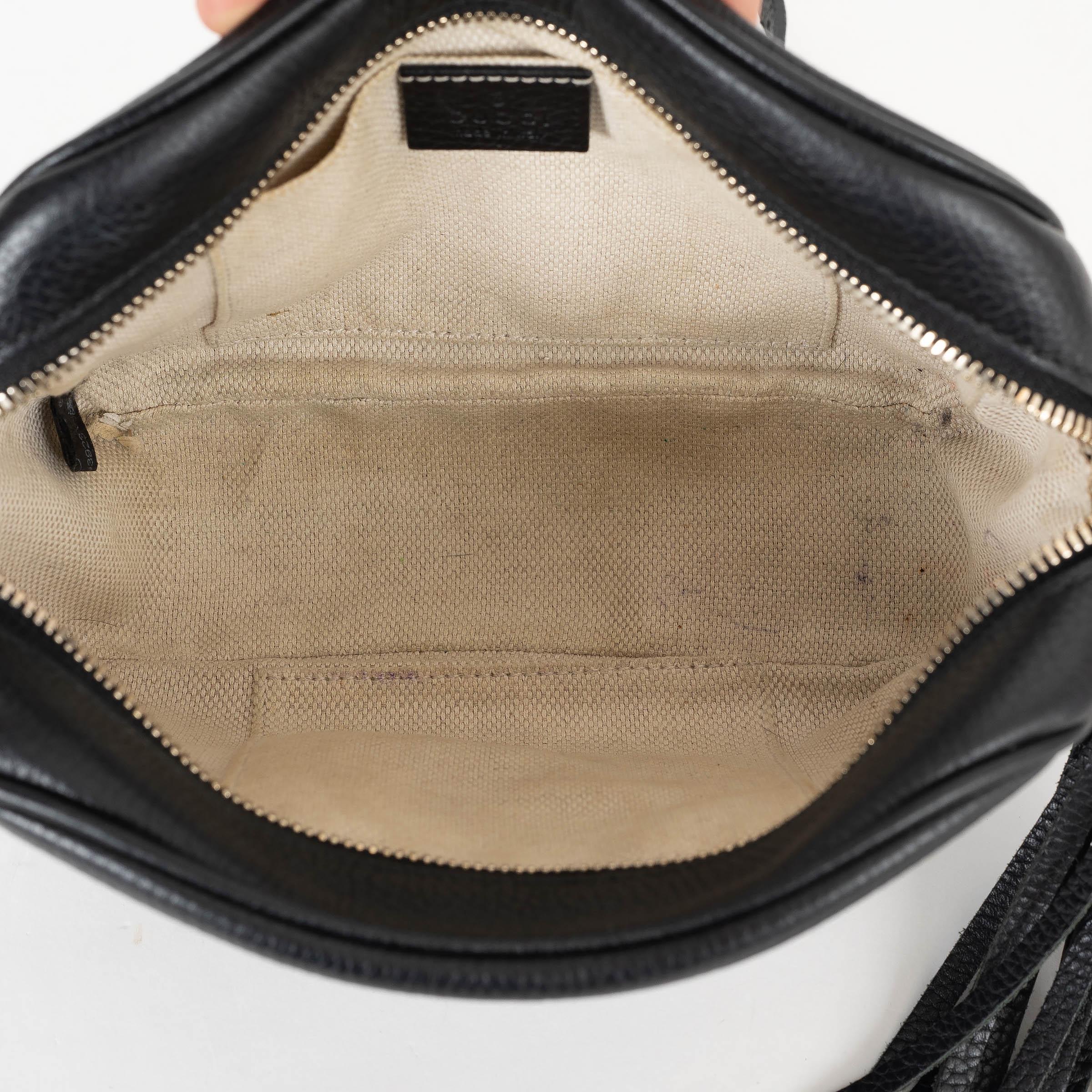 GUCCI - Sac à bandoulière SOHO DISCO en cuir grainé noir Pour femmes en vente