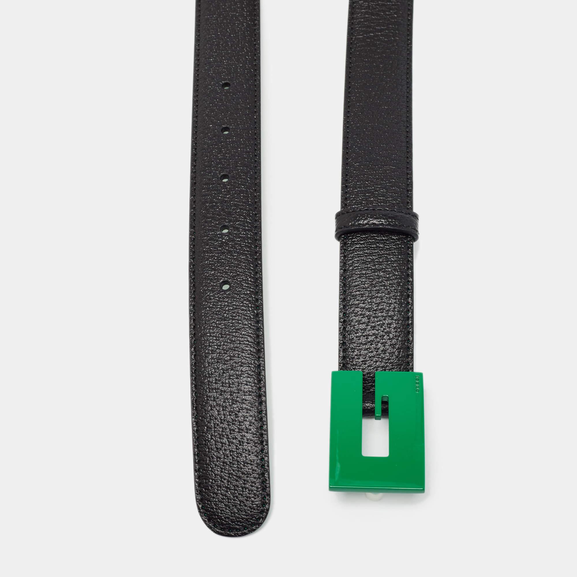 This belt from Gucci has an appealing design. The designer belt has a sturdy buckle that can be easily fastened and unfastened. The belt is perfect to adorn your waist and for making a style statement.