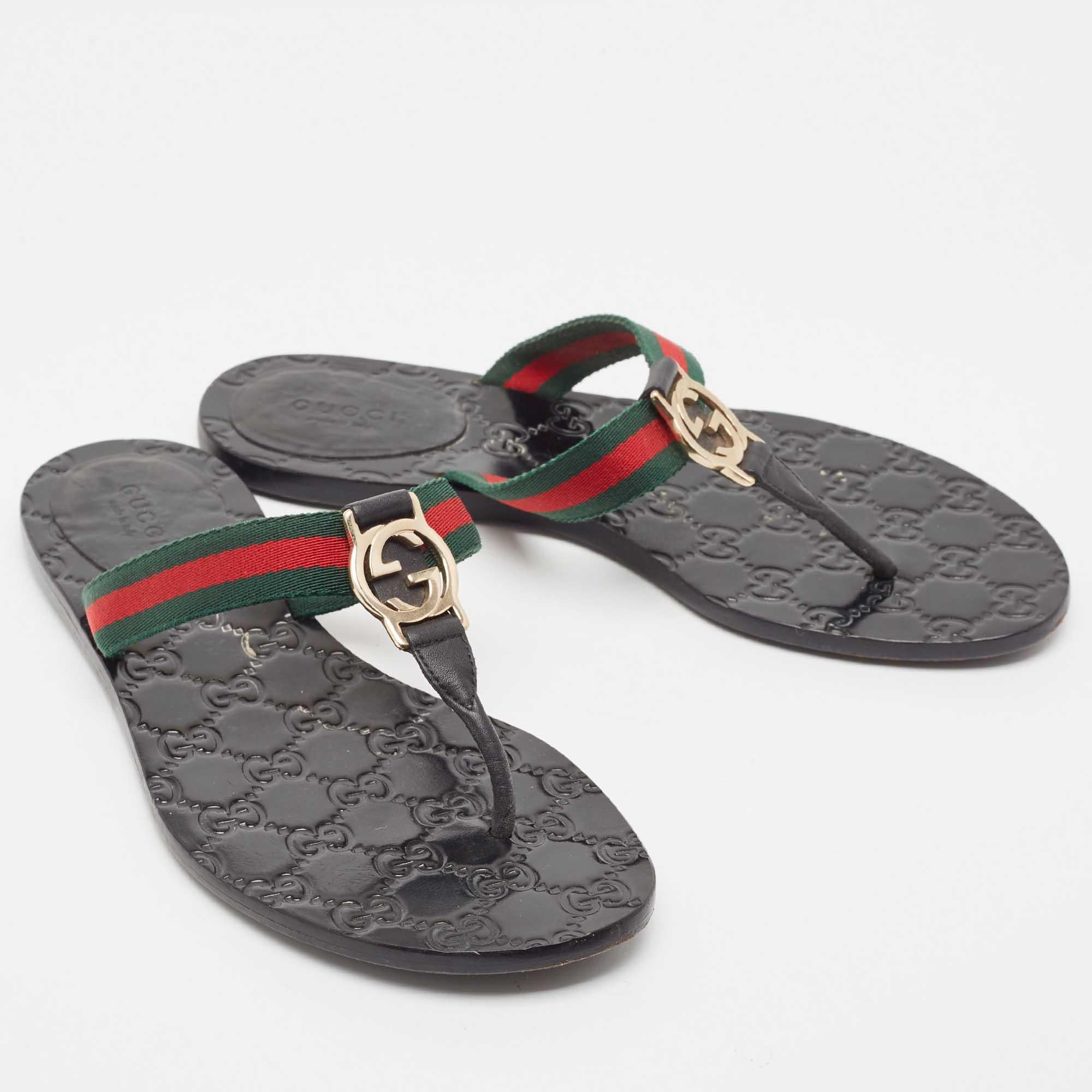 Gucci Black/Green Leather GG Web Thong Flats Size 37.5 In Good Condition In Dubai, Al Qouz 2