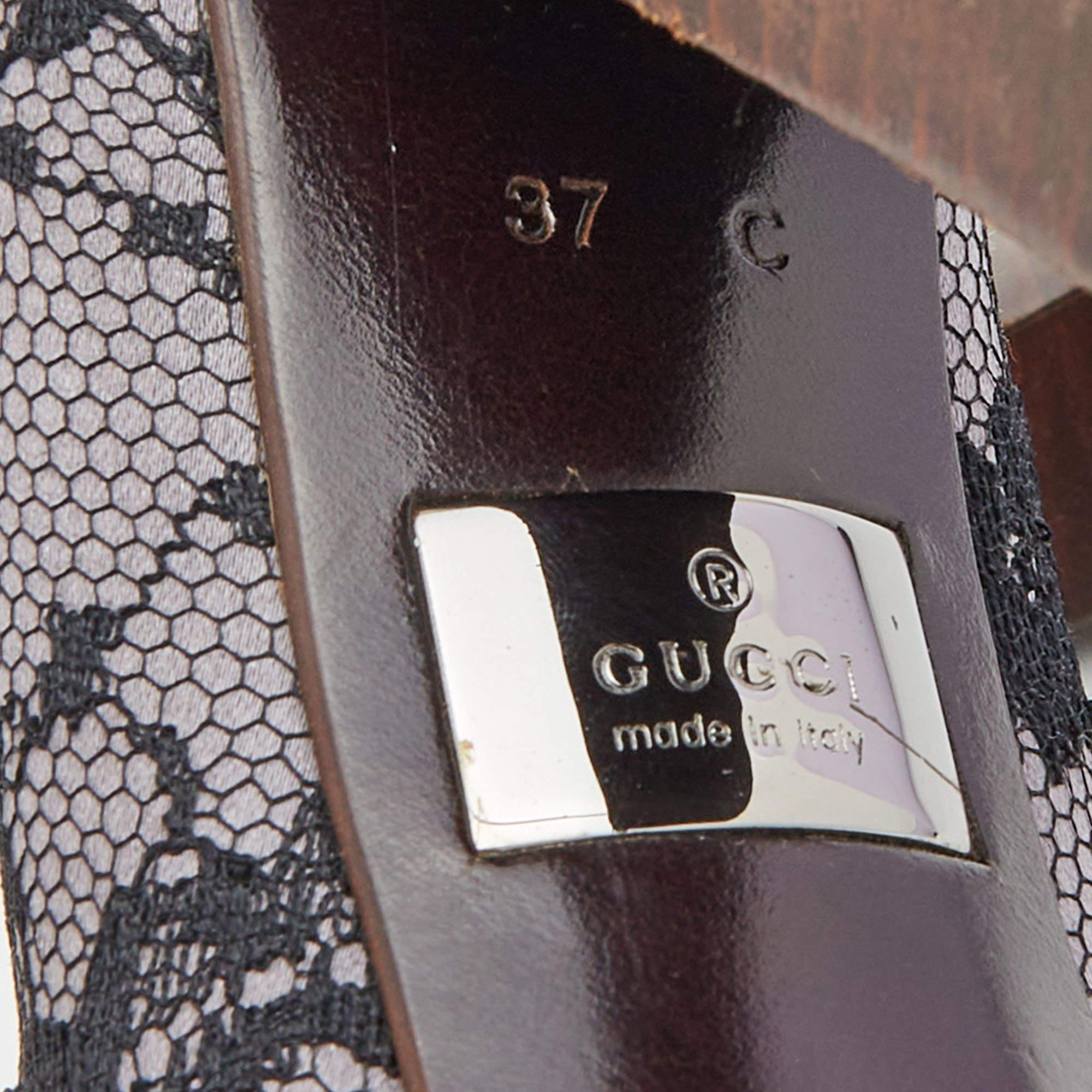 Gucci Black/Grey Floral Lace and Satin Platform Round Toe Pumps Size 37 For Sale 3