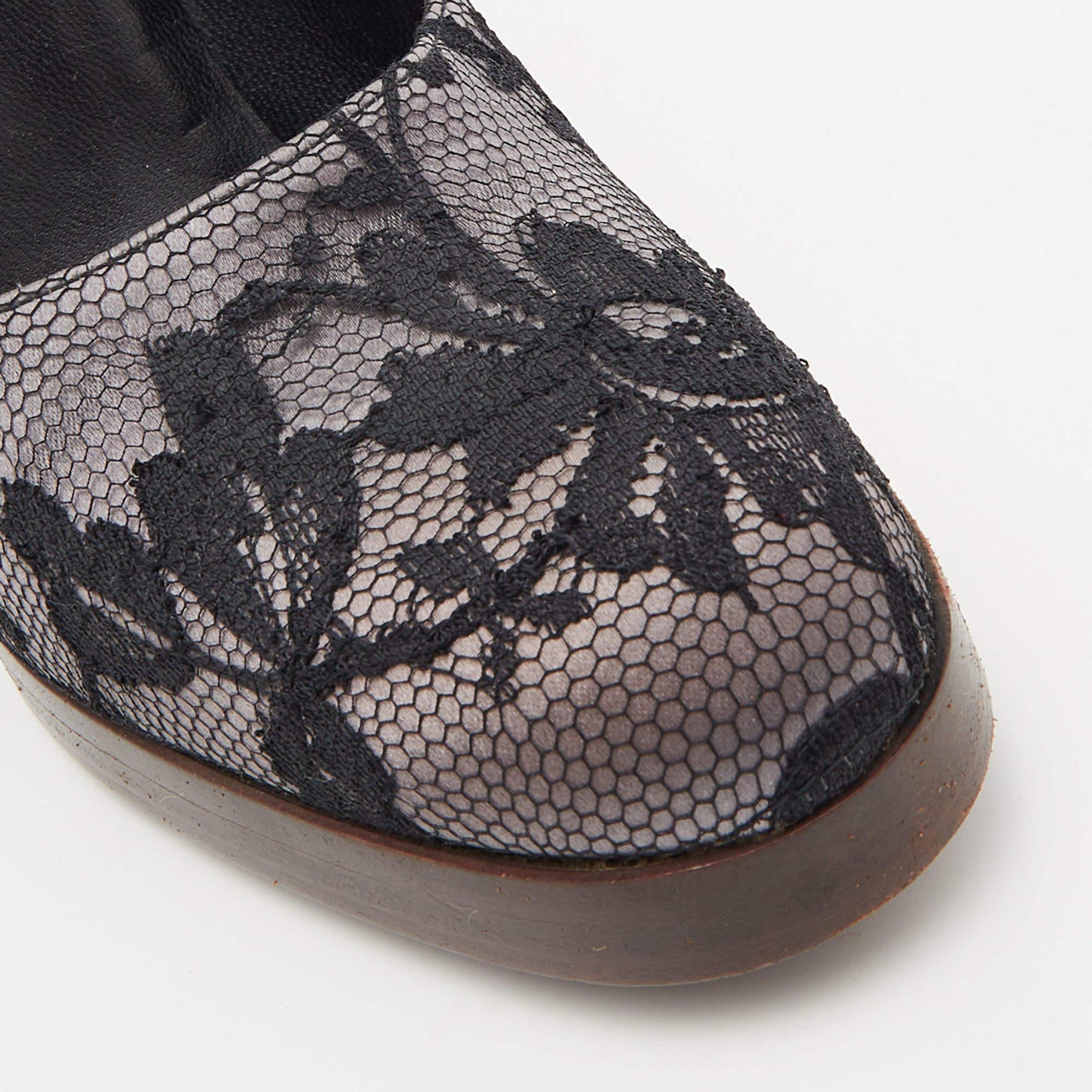 Gucci Black/Grey Floral Lace and Satin Platform Round Toe Pumps Size 37 For Sale 4