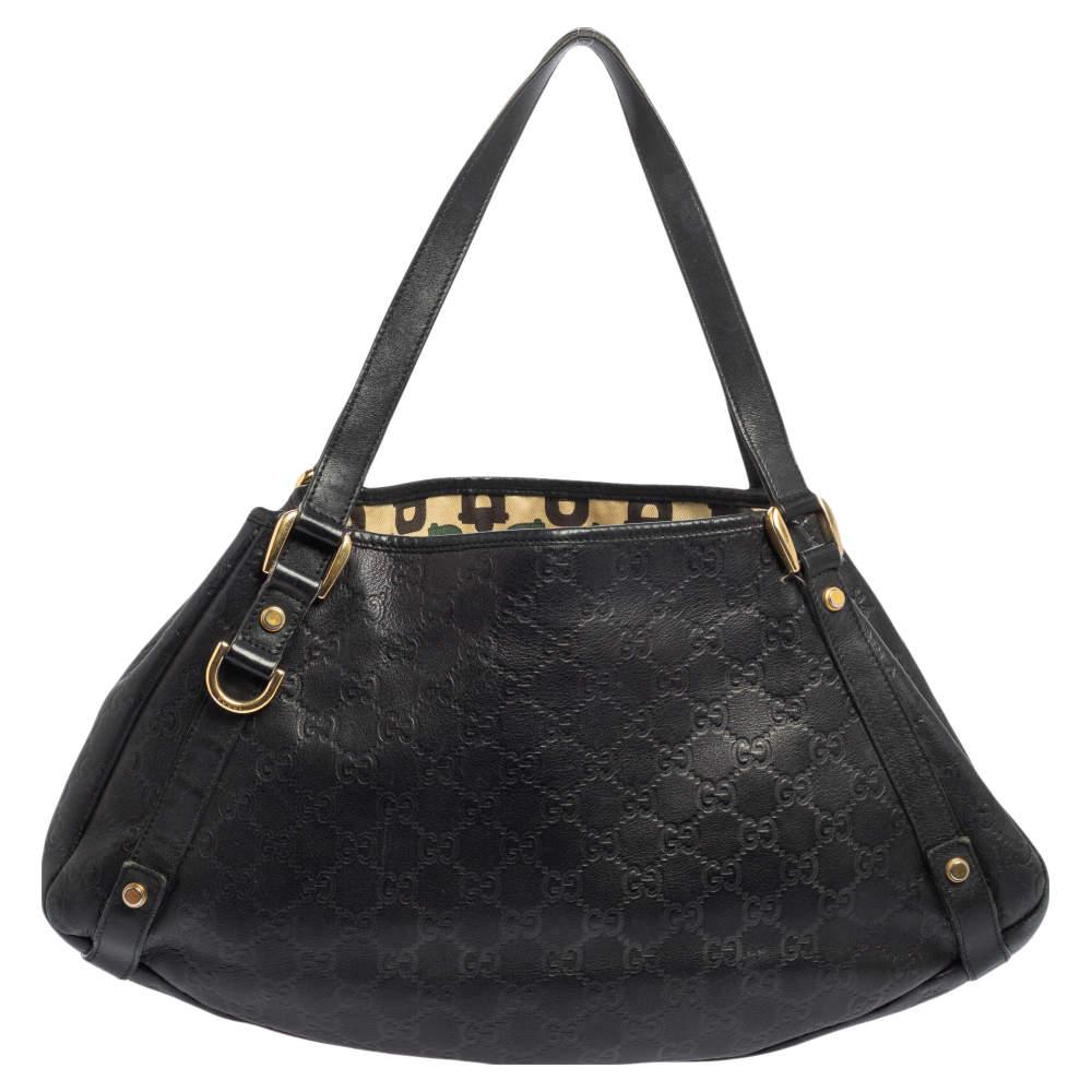 Gucci brings to you this amazing Abbey tote that is smart and modern. Made in Italy, it is crafted from classic Guccissima leather and features two top handles. The top zipper reveals a fabric-lined interior with enough space to hold all your daily