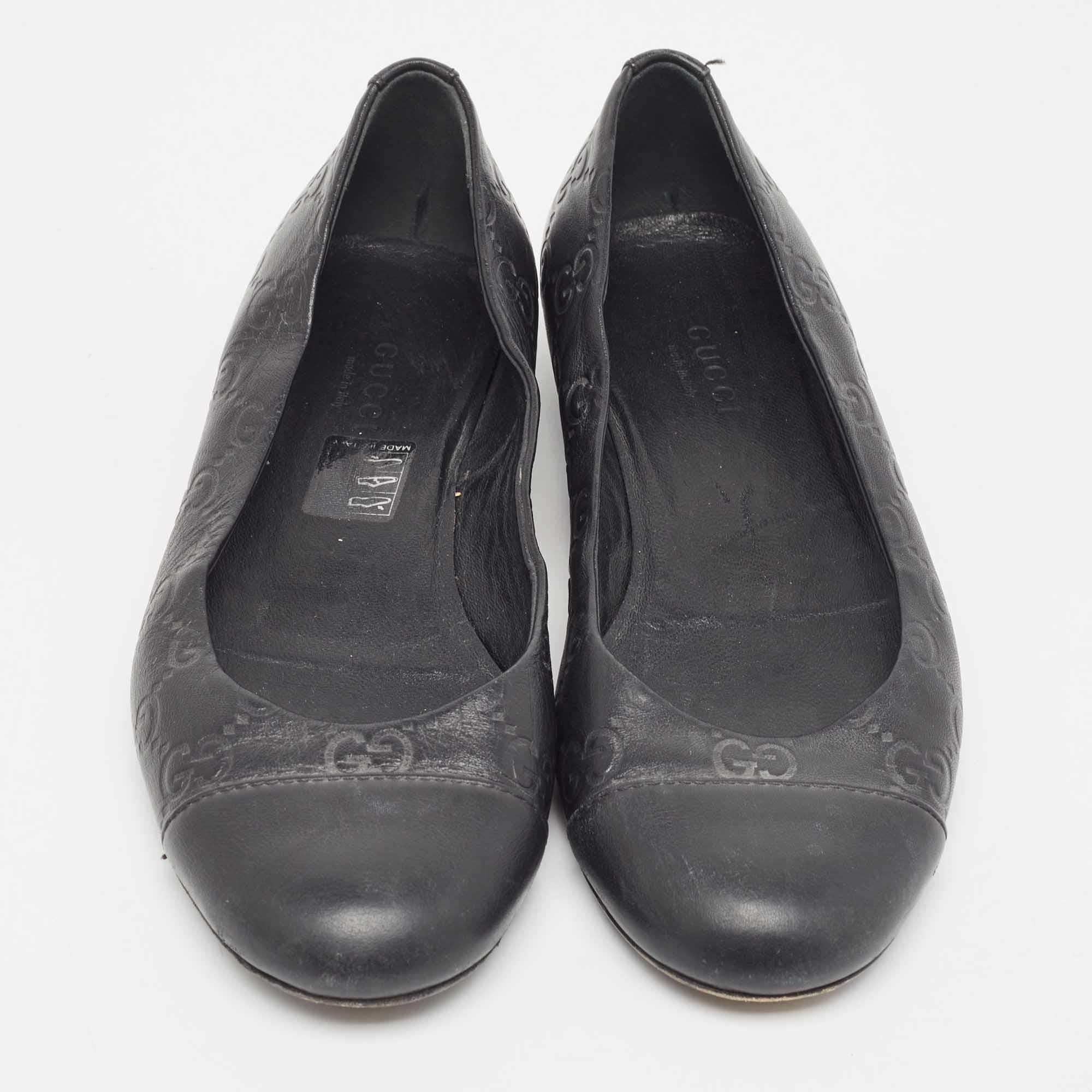 Noir Ballerines Gucci noires Guccissima en cuir Taille 34.5 en vente
