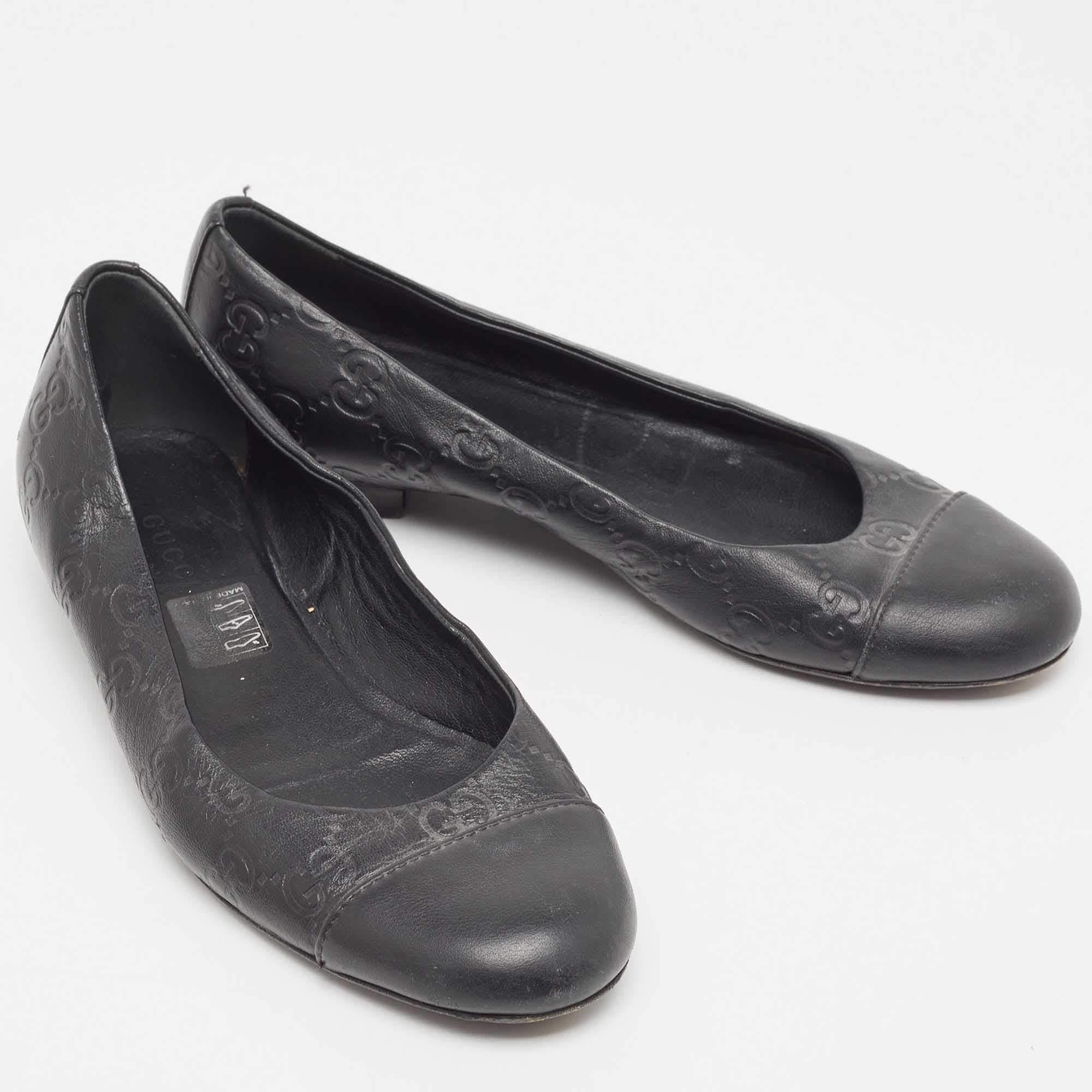 Ballerines Gucci noires Guccissima en cuir Taille 34.5 Bon état - En vente à Dubai, Al Qouz 2