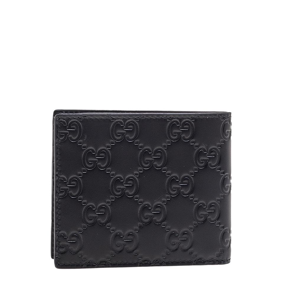 Leather wallets are a true sign of style and reliability, that's just why this Gucci wallet is an ideal buy. Made from Guccissima leather, the wallet is sleek and sophisticated with a GG logo and multiple slots to carry your cash and