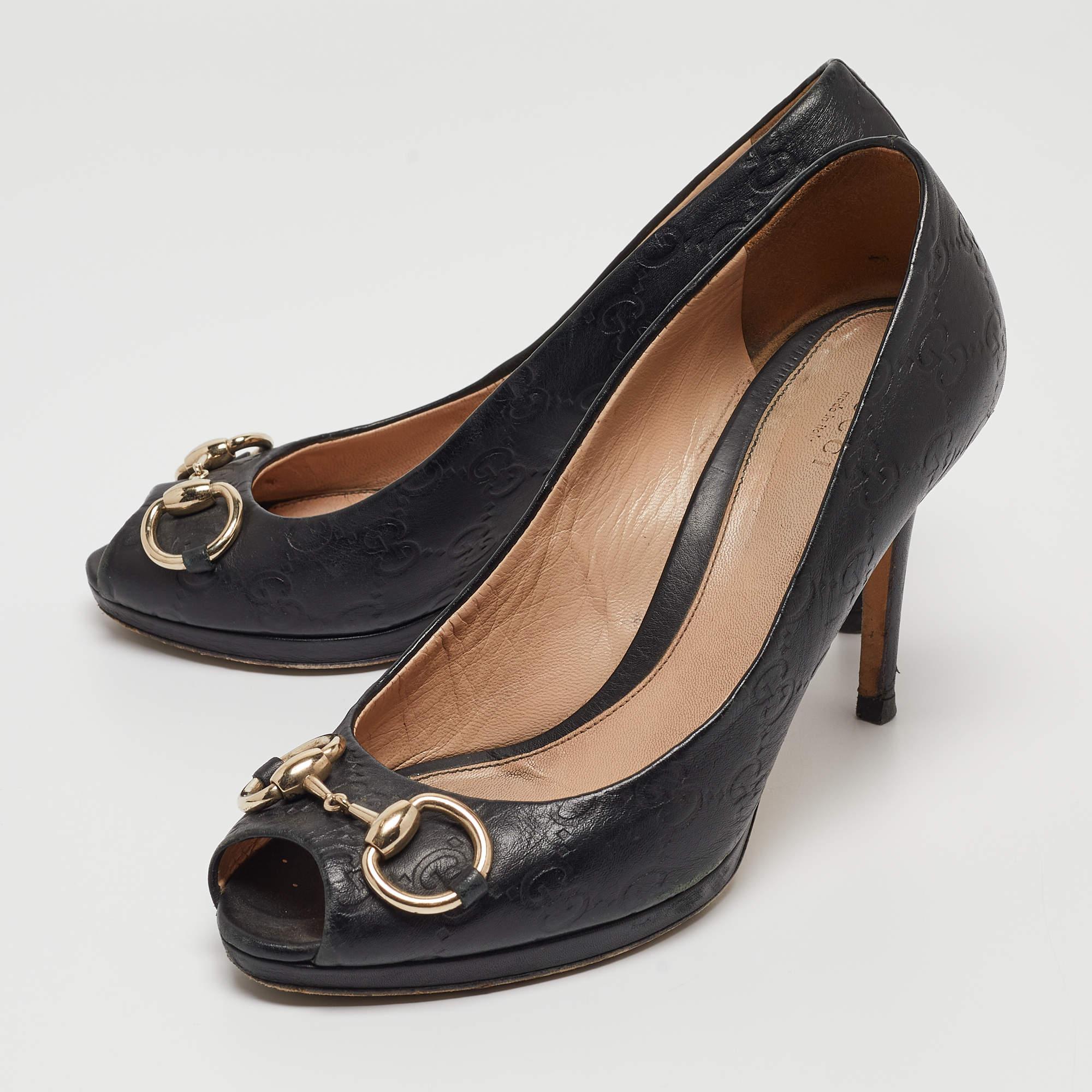 Wonderfully crafted shoes added with notable elements to fit well and pair perfectly with all your plans. Make these designer pumps yours today!