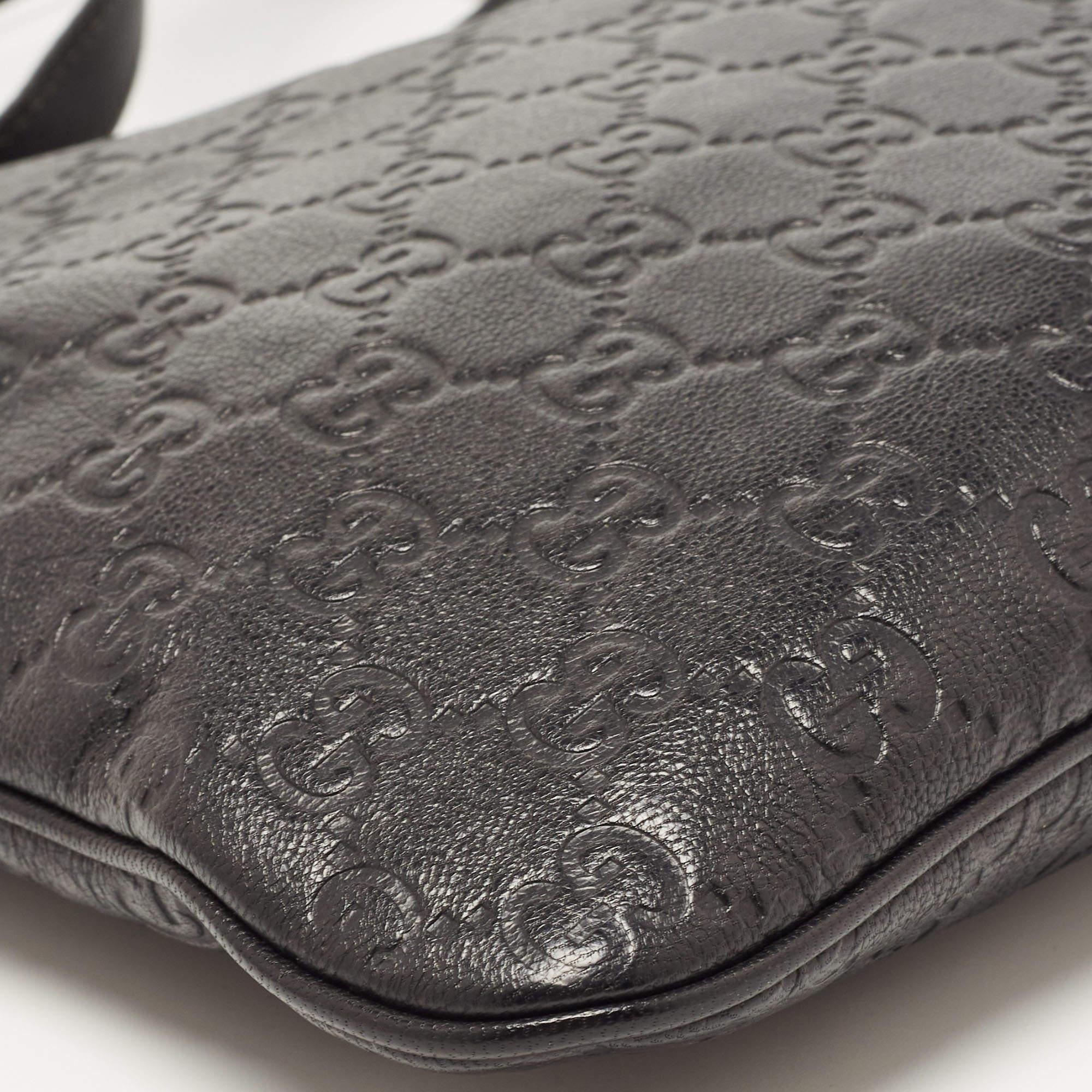 Gucci Black Guccissima Leather Messenger Bag For Sale 1