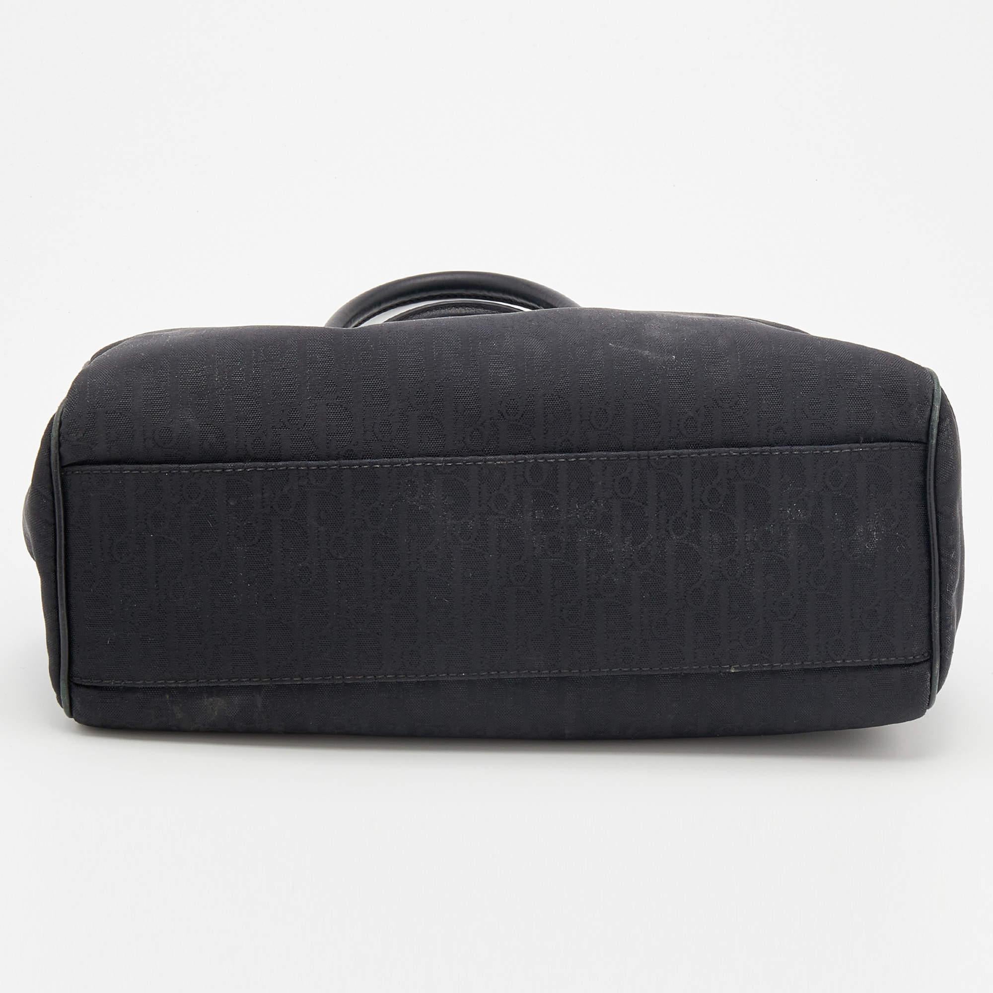 Gucci Black Guccissima Leather Pelham Shoulder Bag 1