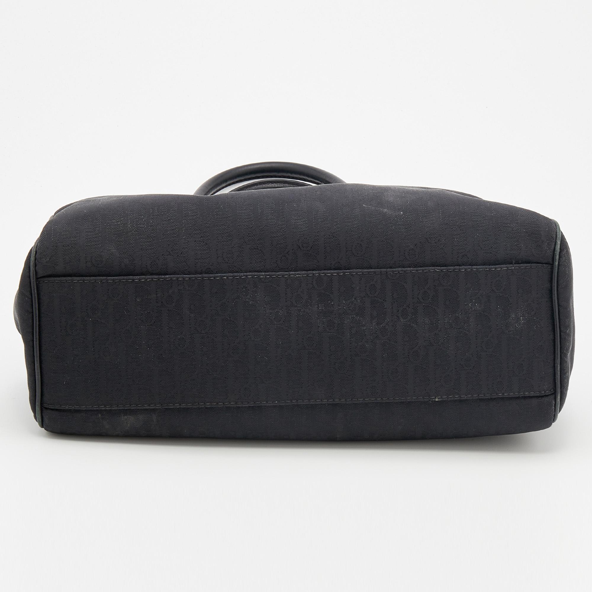 Gucci Black Guccissima Leather Pelham Shoulder Bag 2