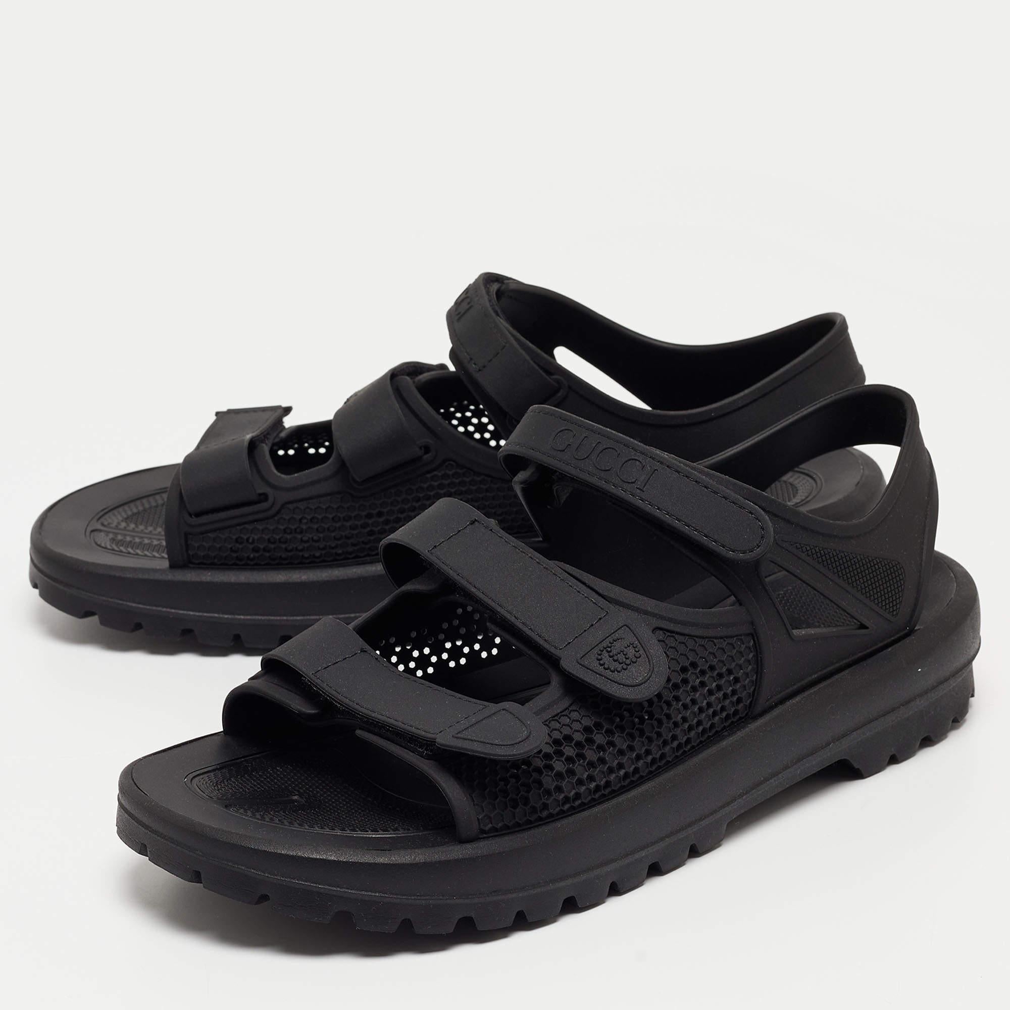 Gucci Black Honeycomb Rubber Flat Sandals Size 44 For Sale 2