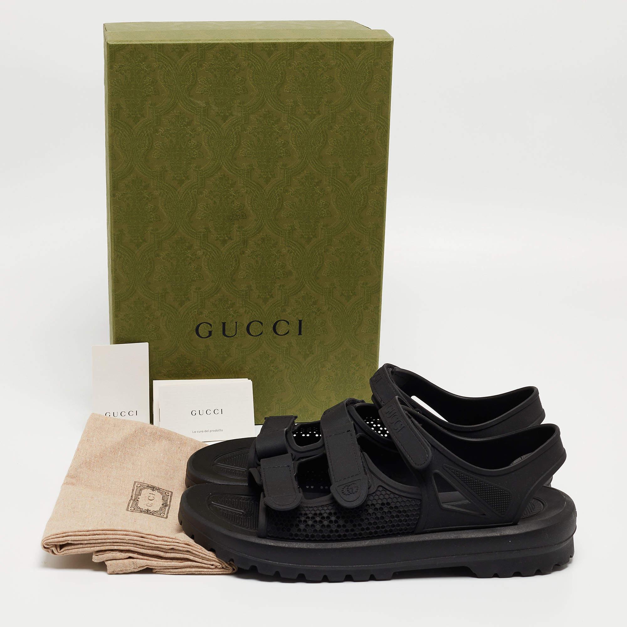 Gucci Black Honeycomb Rubber Flat Sandals Size 44 For Sale 5