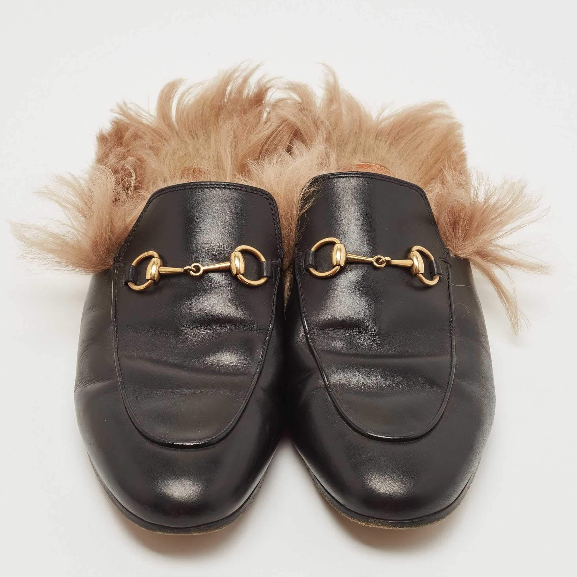 Let this comfortable pair be your first choice when you're out for a long day. These Gucci shoes have well-sewn uppers beautifully set on durable soles.

