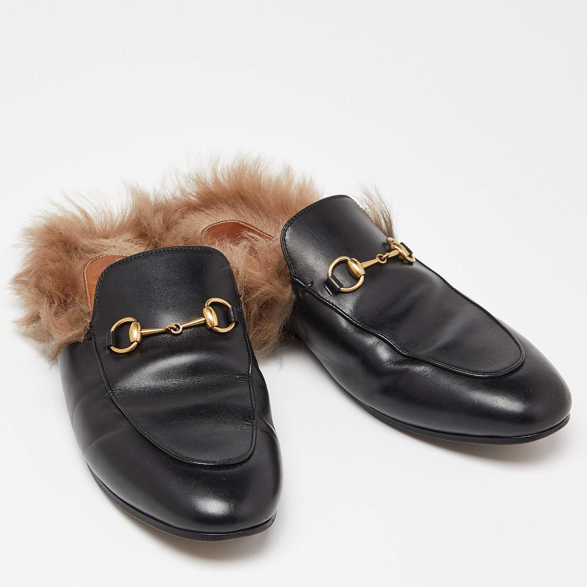 Gucci Black Leather and Fur Princetown Flat Mules Size 41 In Fair Condition In Dubai, Al Qouz 2