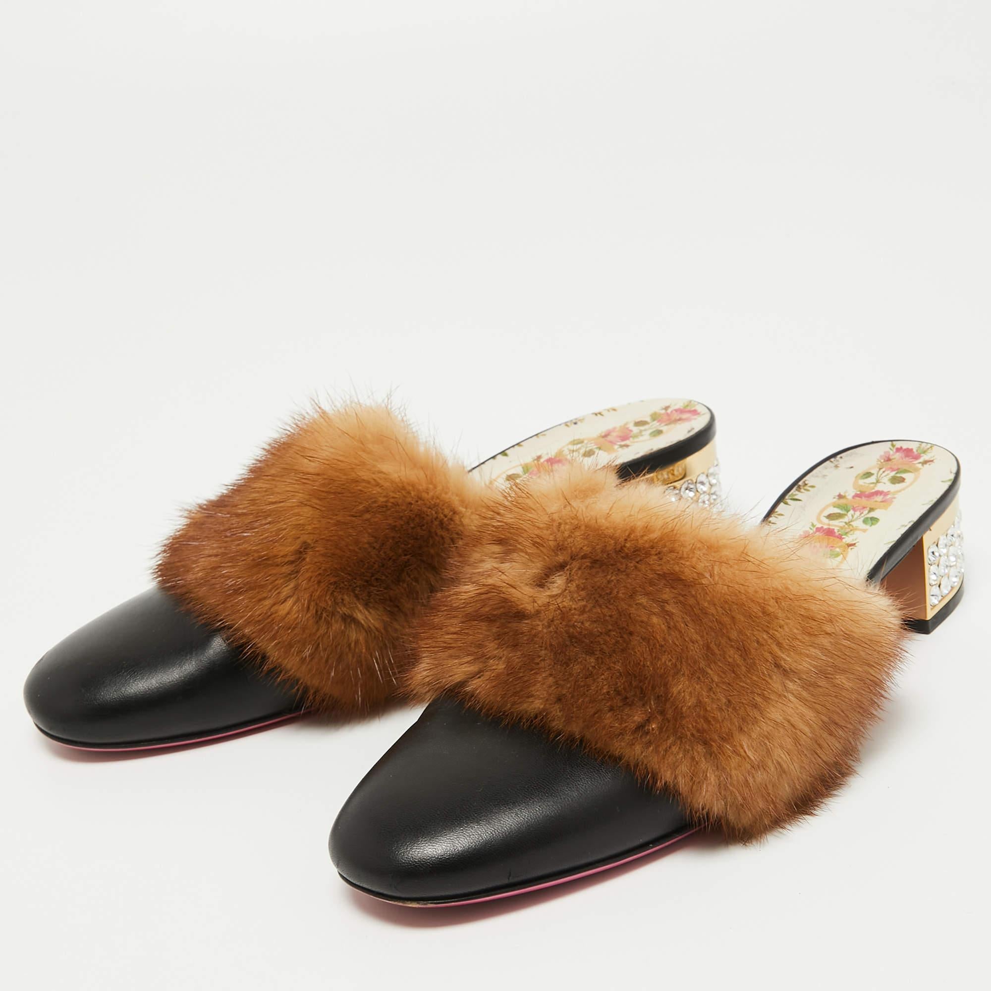 Gucci Black Leather and Mink Fur Candy Embellished Mules Size 36 In Good Condition For Sale In Dubai, Al Qouz 2