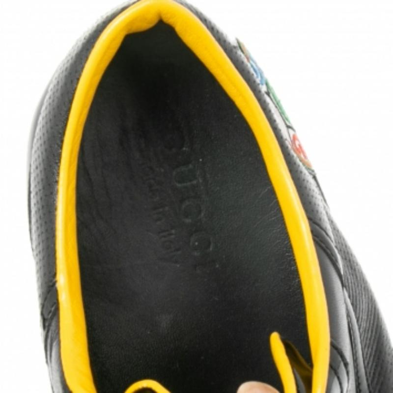 Gucci, scarpe da ginnastica basse in pelle nera e vernice, misura 42,5 in vendita 1
