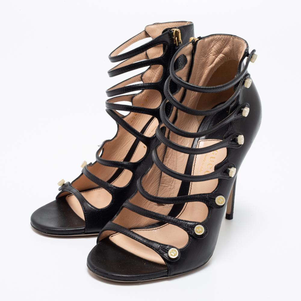 The strappy upper of these Gucci Aneta sandals will fashionably frame your feet. Constructed from leather, the side zipper closure will offer you desired fit and the gold-tone accents add to their beauty. The 11cm heels of this pair will lend you