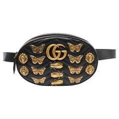 Gucci Schwarze Leder-Gürteltasche mit Tiersteckern GG Marmont