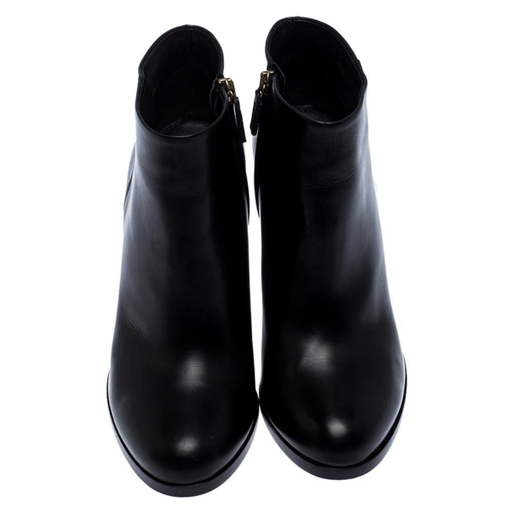 Gucci Black Leather Ankle Booties Size 38.5 In Good Condition In Dubai, Al Qouz 2