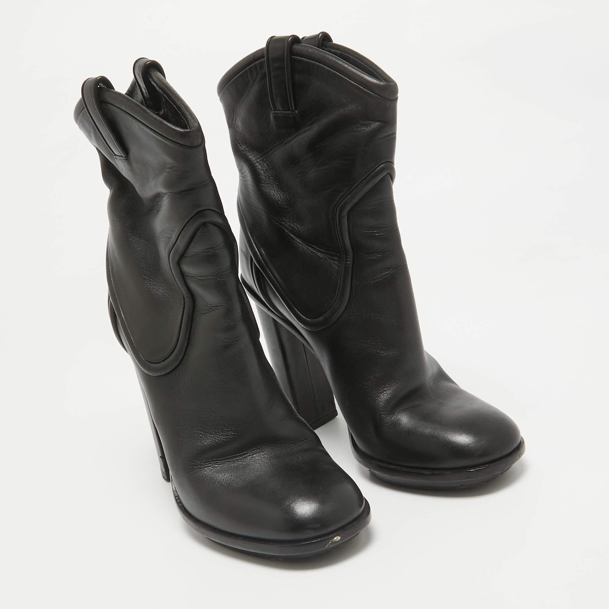 Gucci - Bottines en cuir noir - Taille 38 Bon état à Dubai, Al Qouz 2