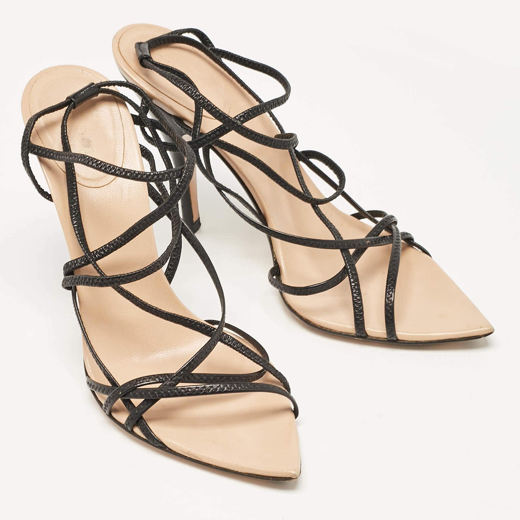 Women's Gucci Black Leather Ankle Strap Sandals Size 38 For Sale