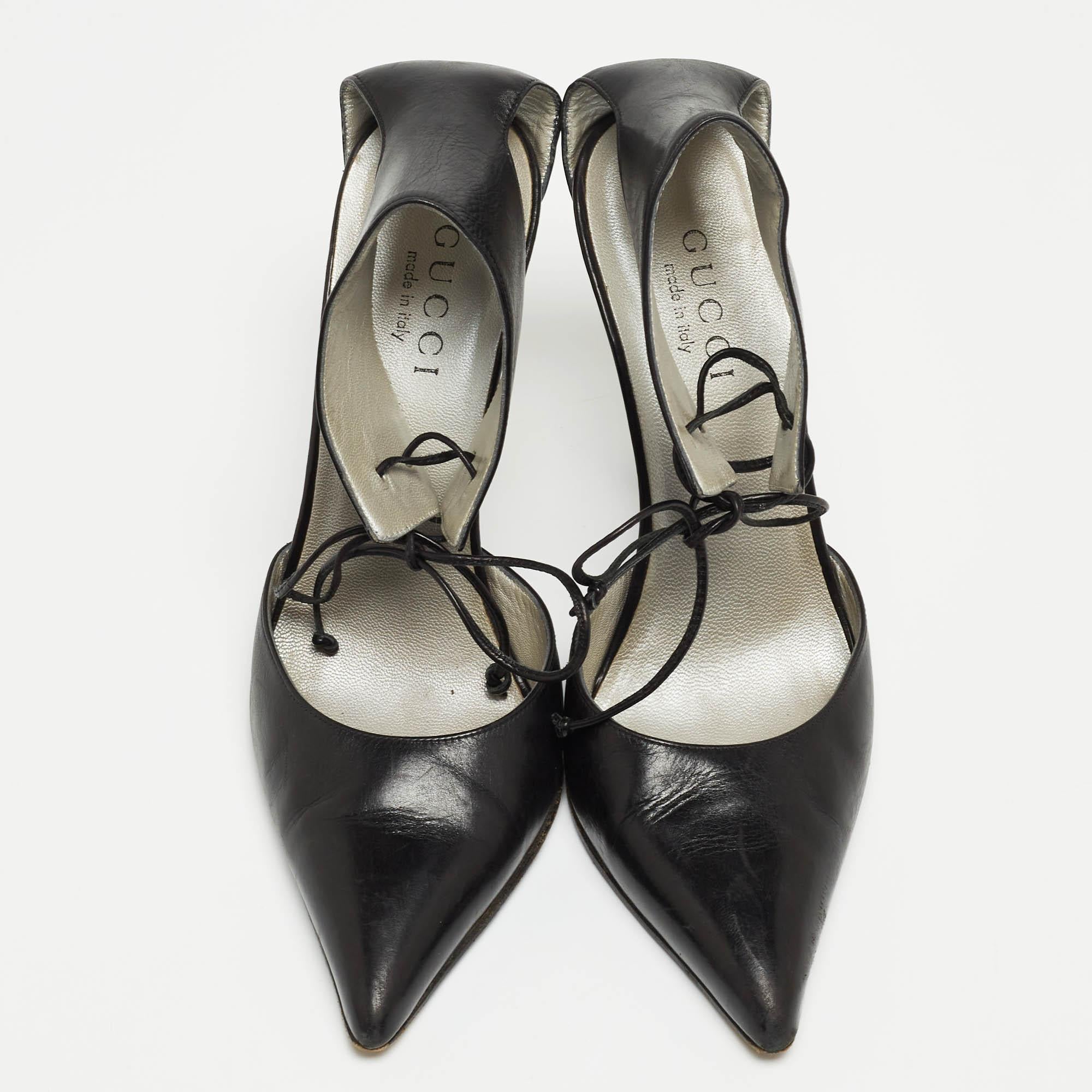 Gucci Black Leather Ankle Tie Pumps Size 37.5 In Good Condition For Sale In Dubai, Al Qouz 2