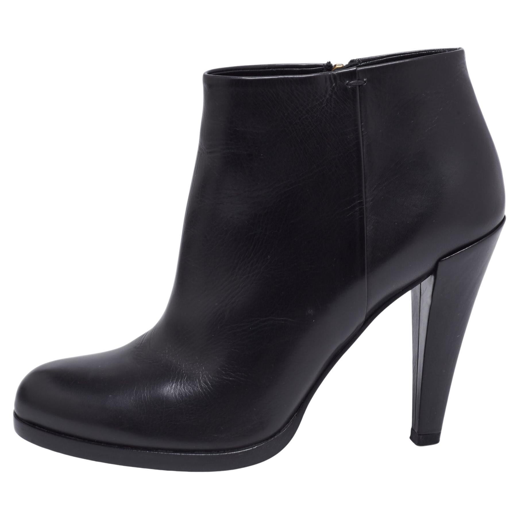 Gucci Black Leather Block Heel Ankle Boots Size 38.5 For Sale