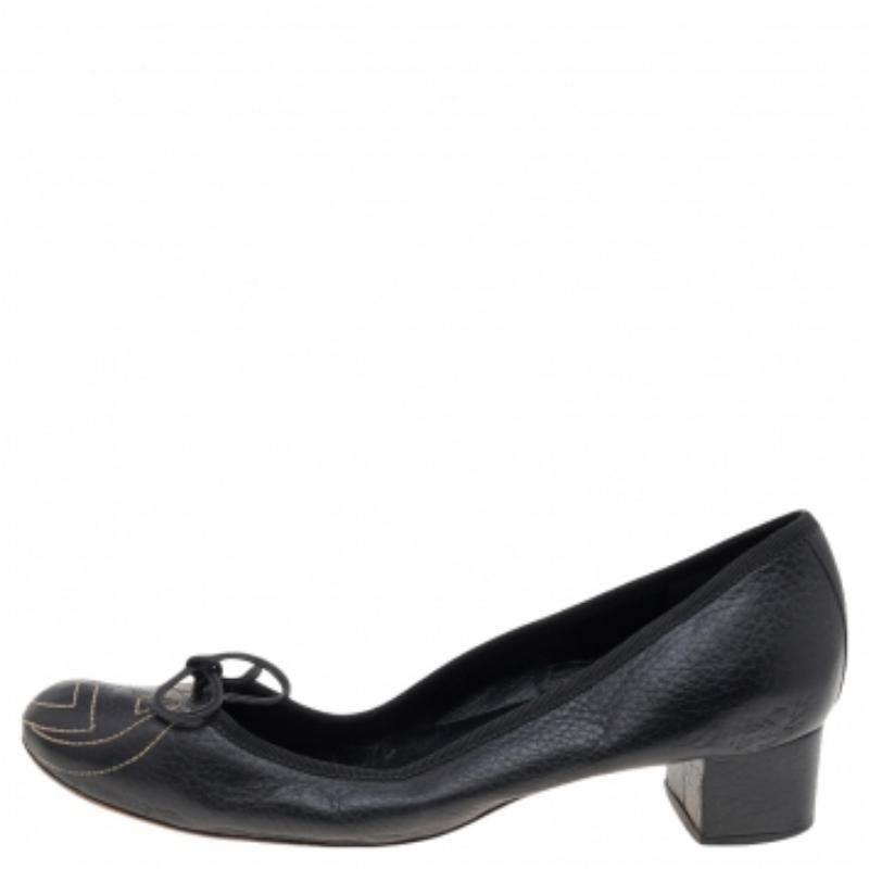 Gucci - Escarpins à talon bloc en cuir noir - Taille 37 Bon état - En vente à Dubai, Al Qouz 2