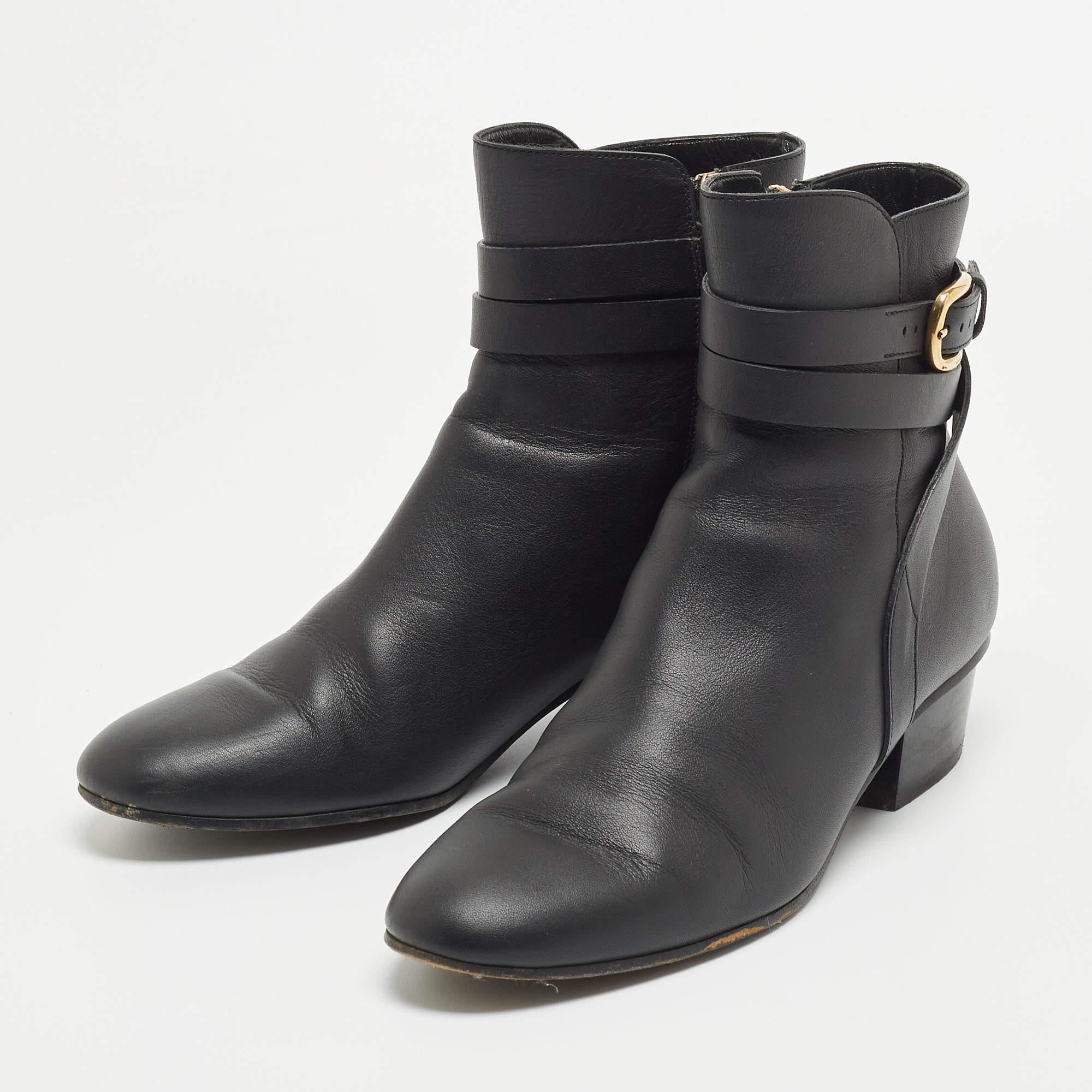 Women's Gucci Black Leather Buckle Detail Ankle Booties  For Sale