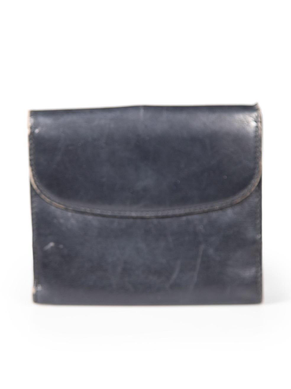 Schwarze Gucci-Brieftasche mit Lederschnalle und Bifold-Detail im Zustand „Gut“ im Angebot in London, GB
