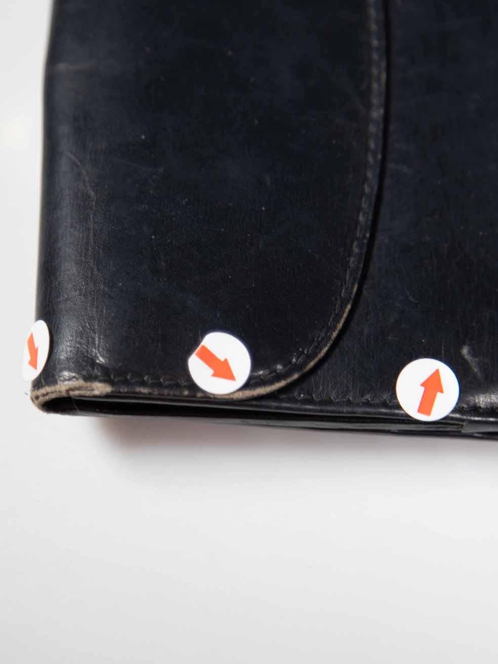 Gucci Black Leather Buckle Detail Bifold Wallet 2