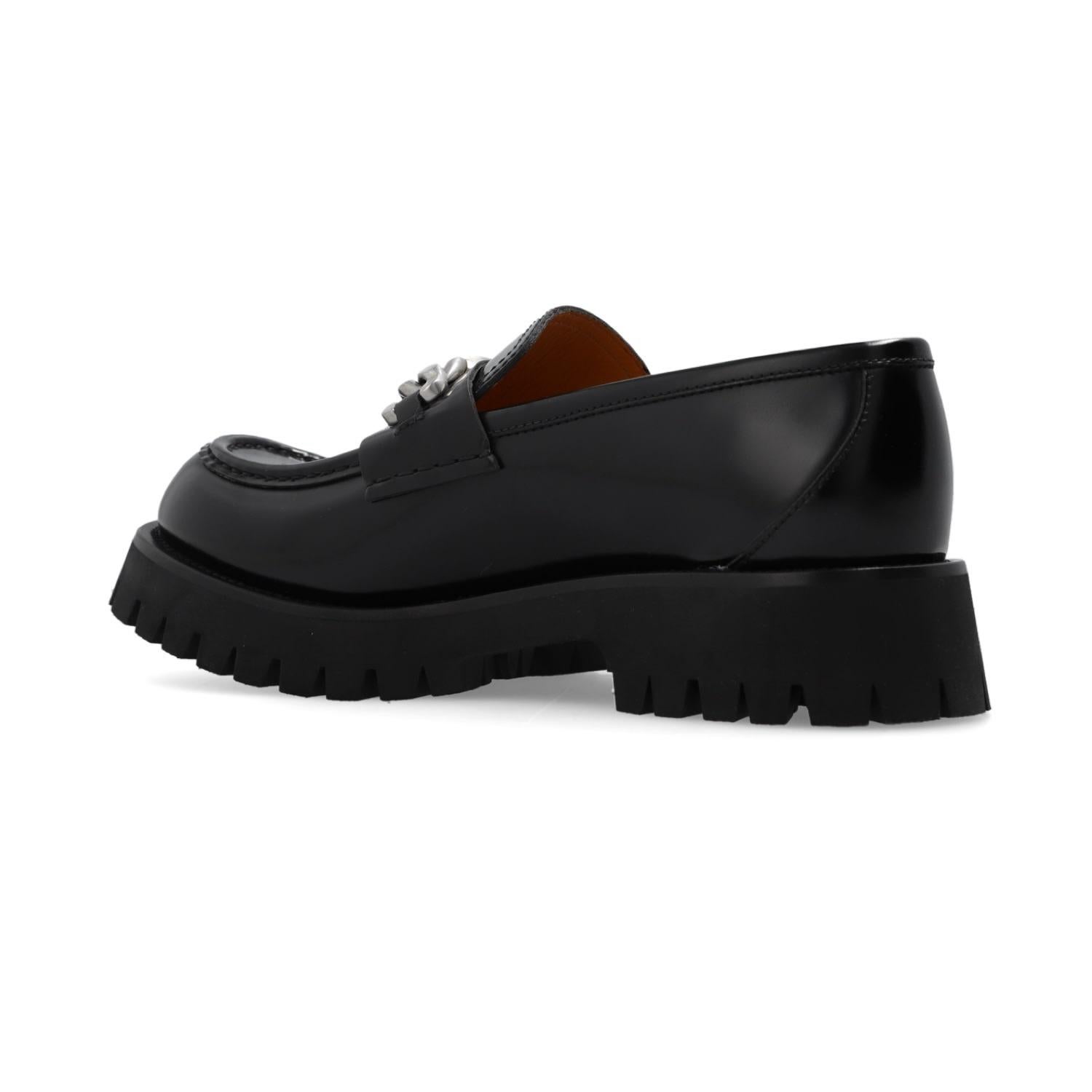 Gucci Black Leather Curb Chain Detail Loafers (US 10.5) In New Condition For Sale In Montreal, Quebec