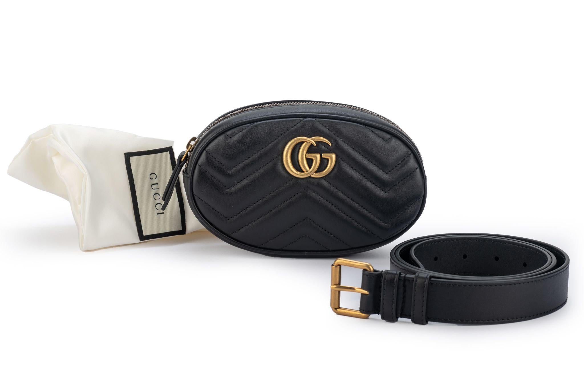Gucci Black Leather Fanny Pack With Logo For Sale 10