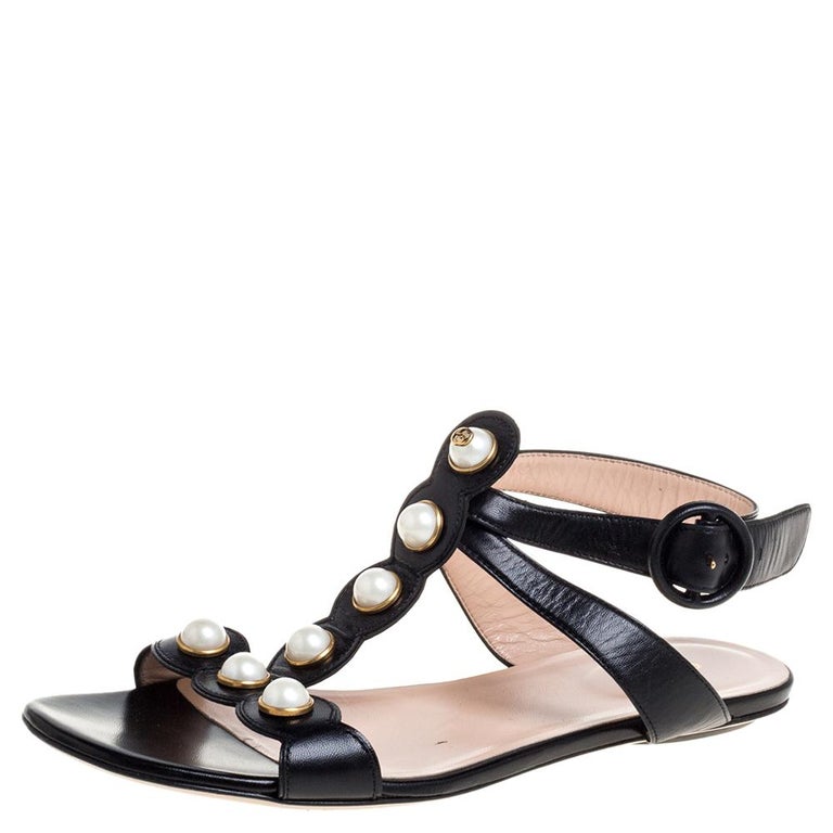 Gucci Black Leather Faux Pearl Embellished Willow T Strap Flat Sandals Size  36.5 For Sale at 1stDibs