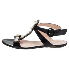Gucci Black Leather Faux Pearl Embellished Willow T Strap Flat Sandals Size 36.5