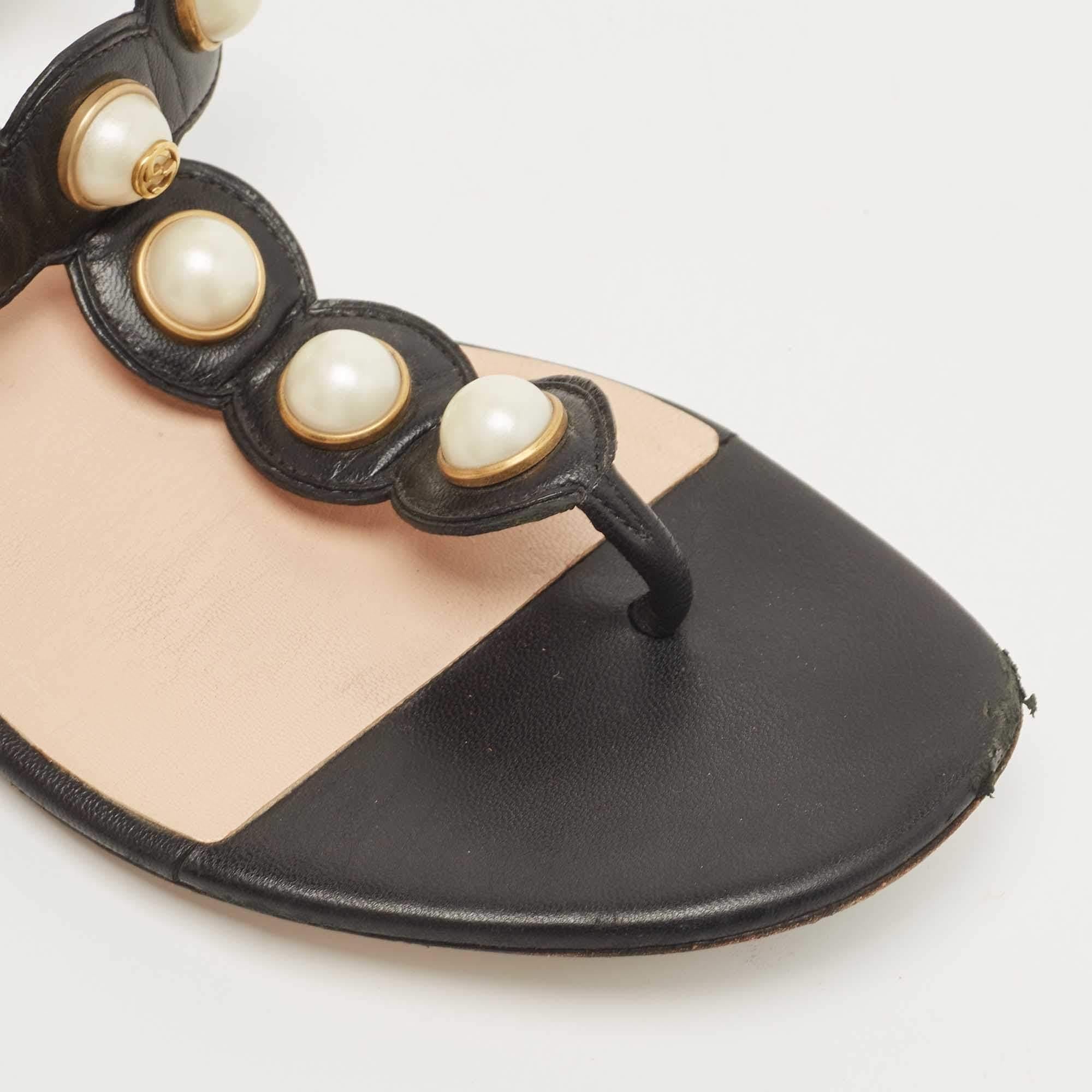 Gucci Black Leather Faux Pearl Willow Flat Sandals Size 35 For Sale 3