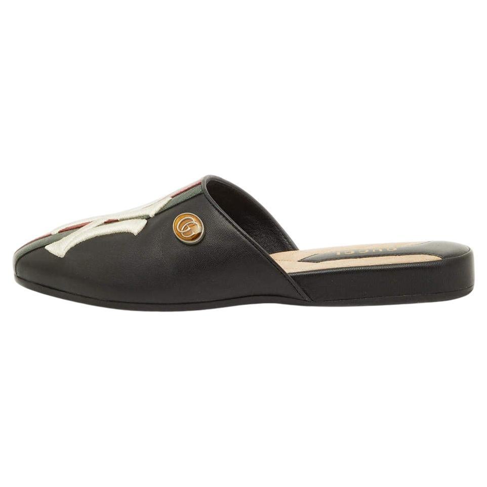 Gucci Black Leather Flamel NY Flat Mules Size 35.5 For Sale