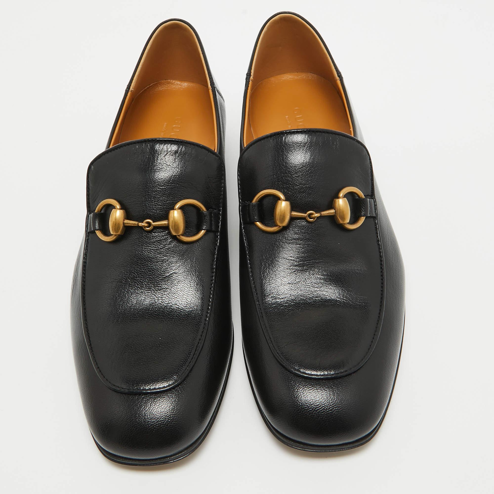 Let comfort and classic style be yours with these Gucci loafers. Crafted with skill, the high-quality shoes have the perfect construction to take you through the day with utmost ease.

Includes: Original Dustbag, Original Box, Info Booklet

